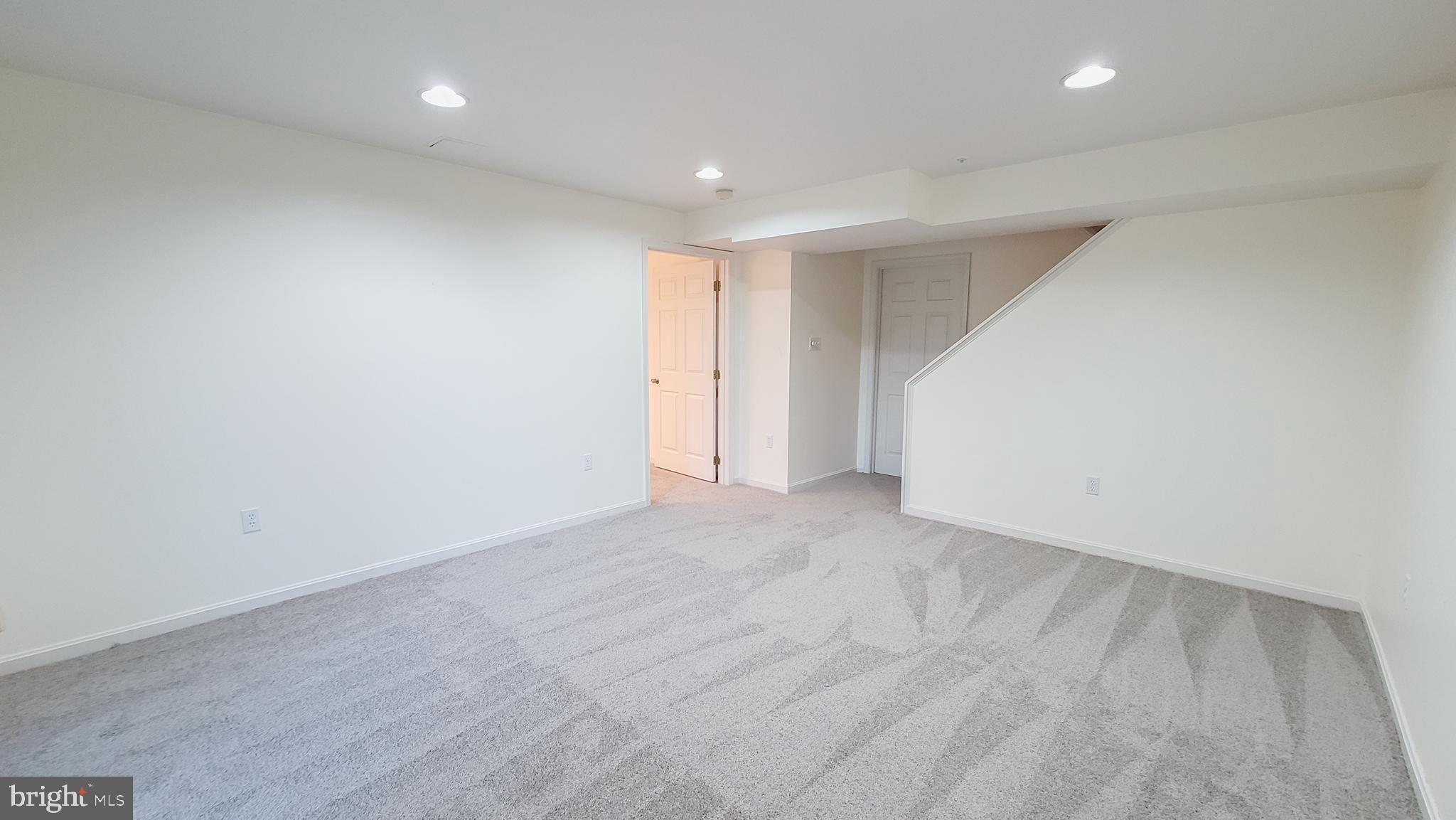 WATERSIDE - Residential