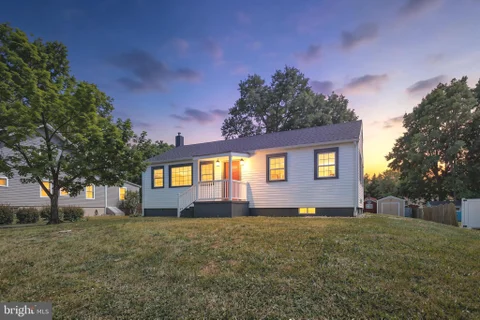 54 Wayside Lane, Lawrence Township, NJ MLS: NJME2077094