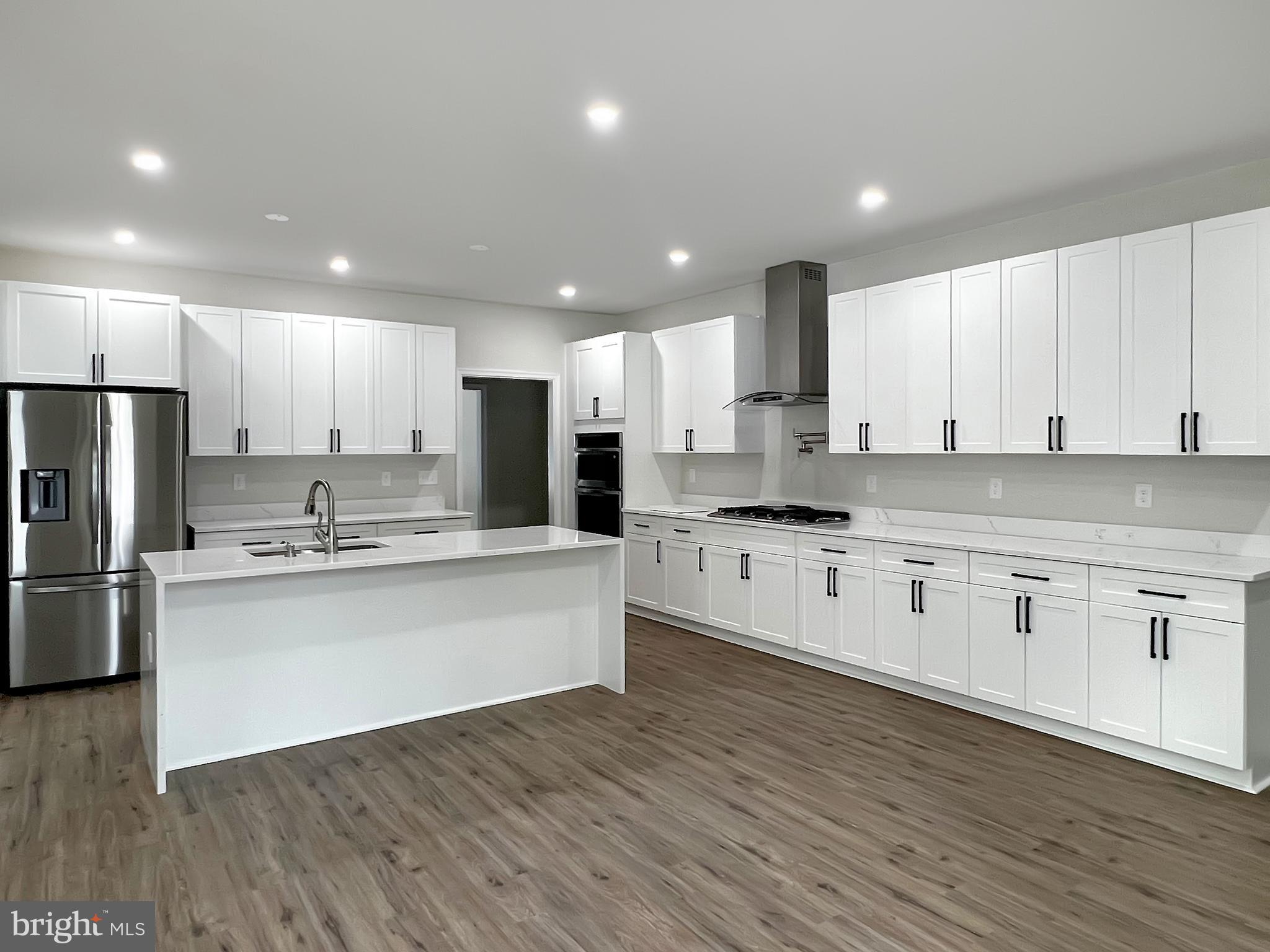 WATERSIDE RESERVE - Residential