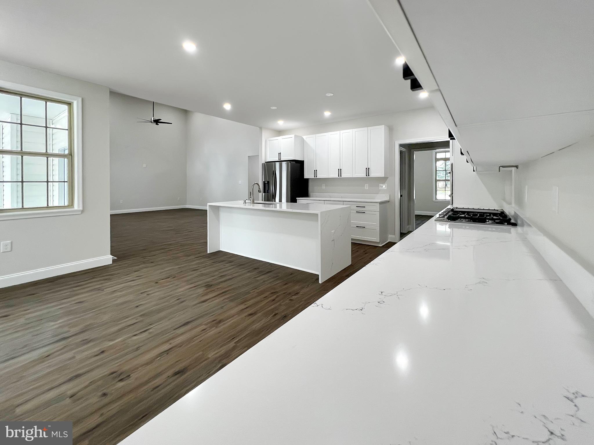 WATERSIDE RESERVE - Residential