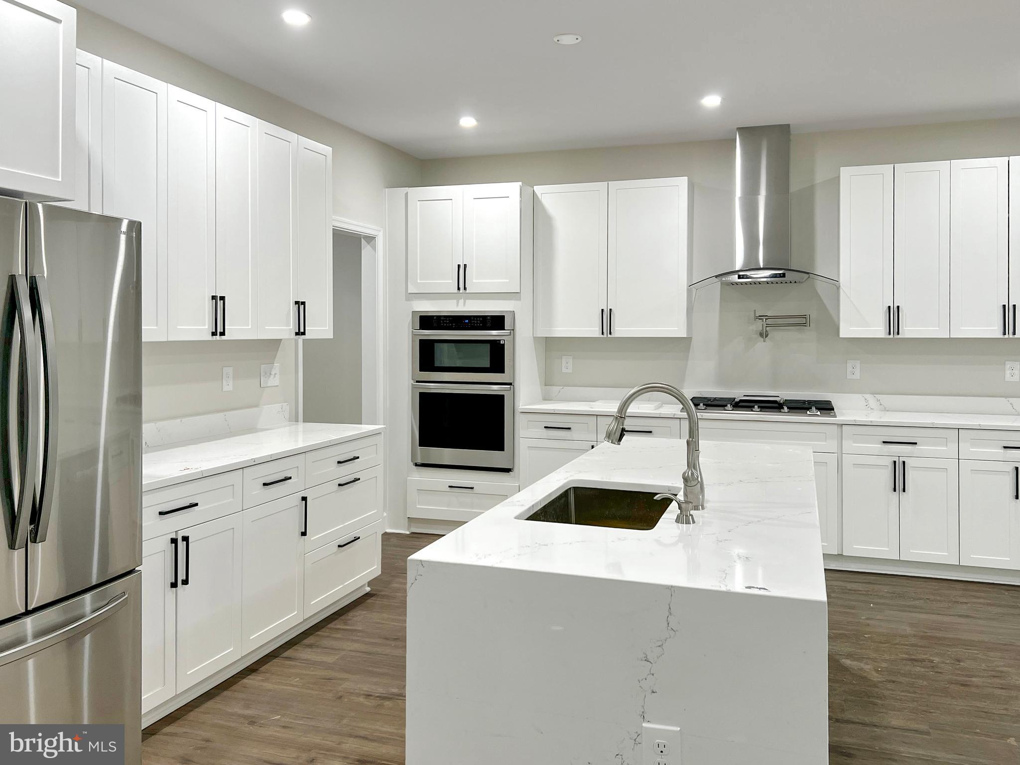 WATERSIDE RESERVE - Residential