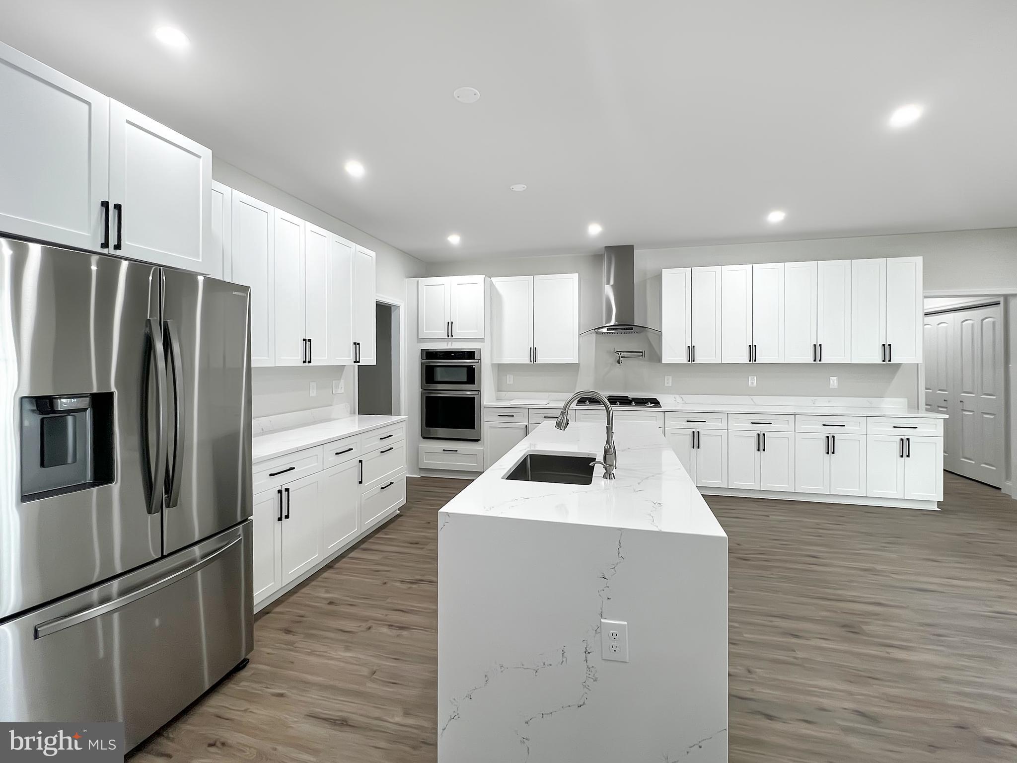 WATERSIDE RESERVE - Residential