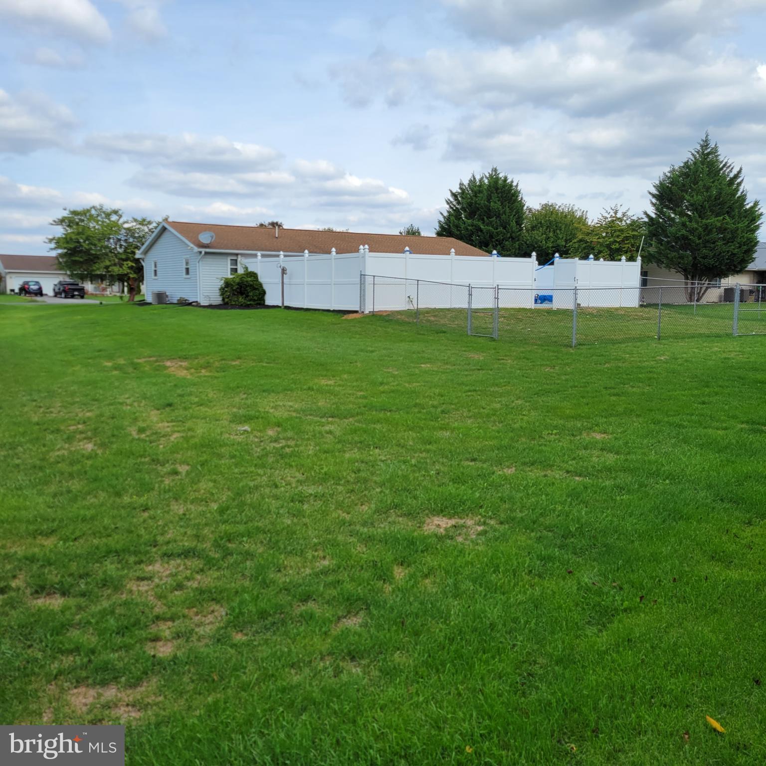 COUNTRY VILLAGE - Residential