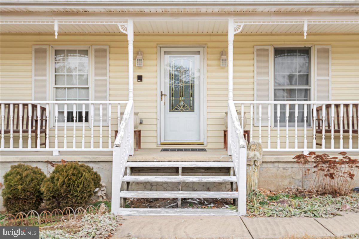 462 CAMELOT BOULEVARD