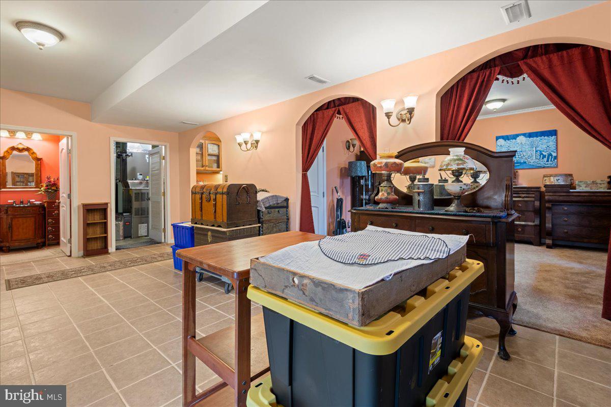 KINGSBROOKE ON THE POTOMAC - Residential