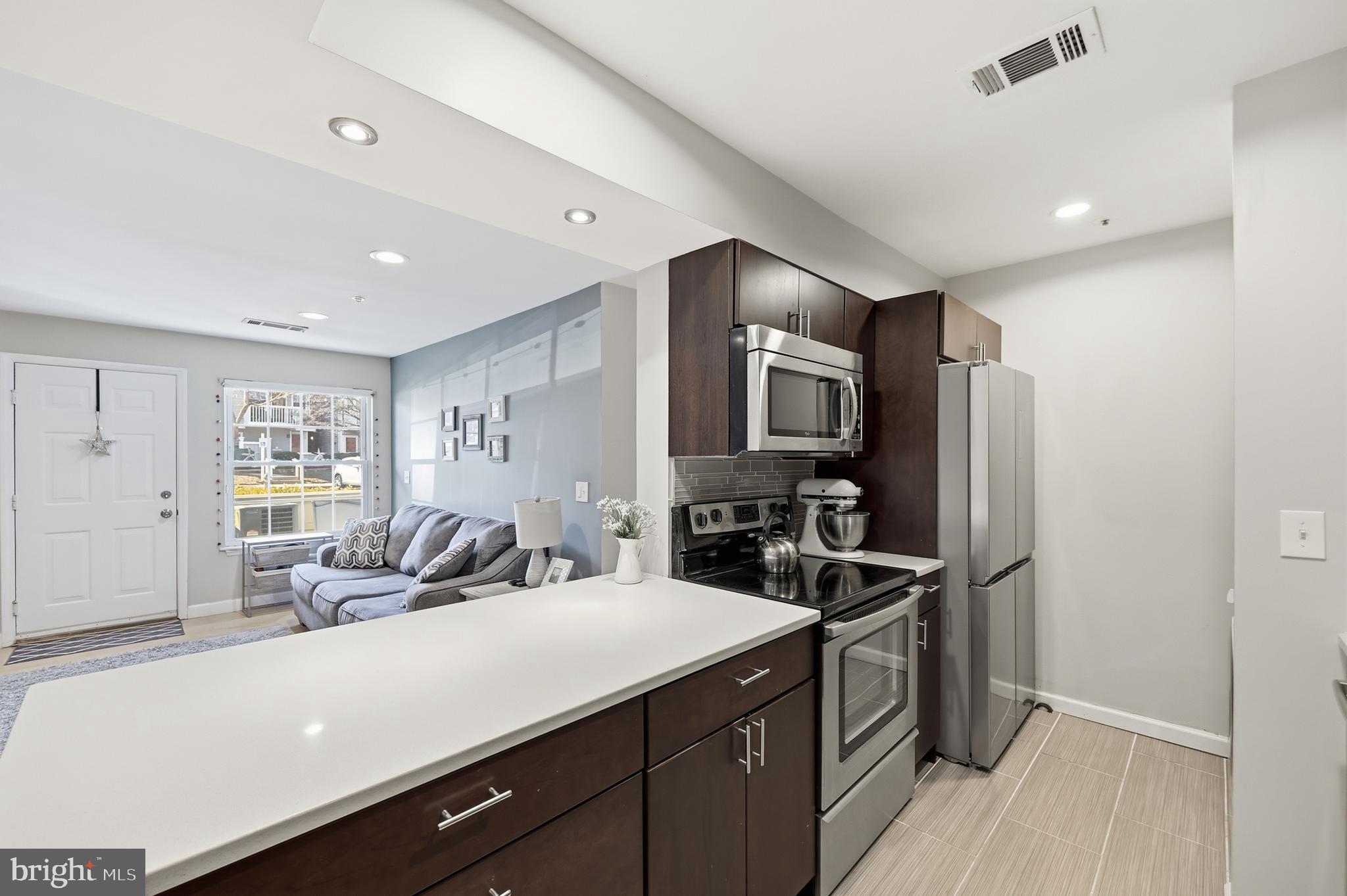 THE GABLES ON TUCKERMAN - Residential