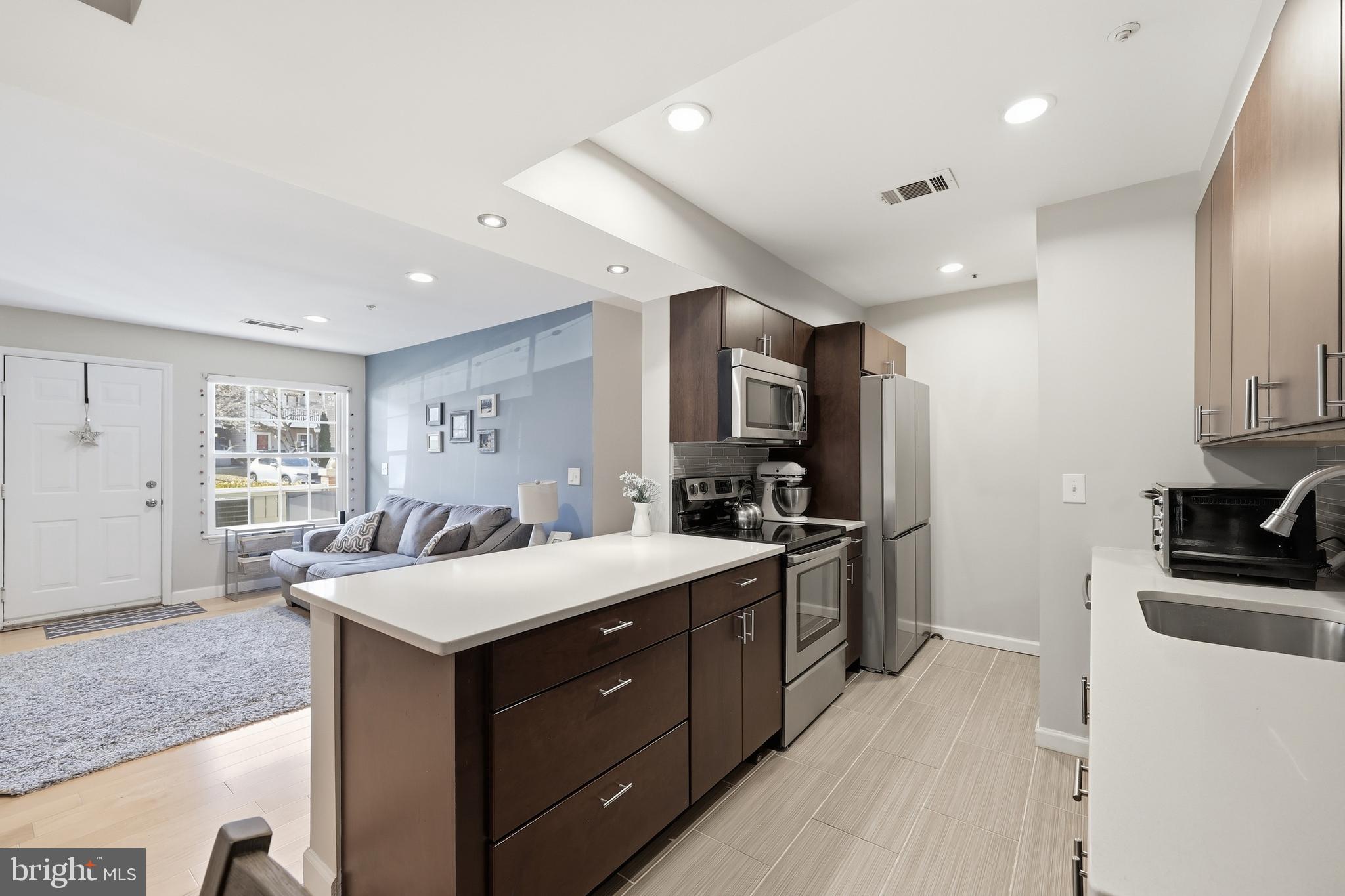 THE GABLES ON TUCKERMAN - Residential