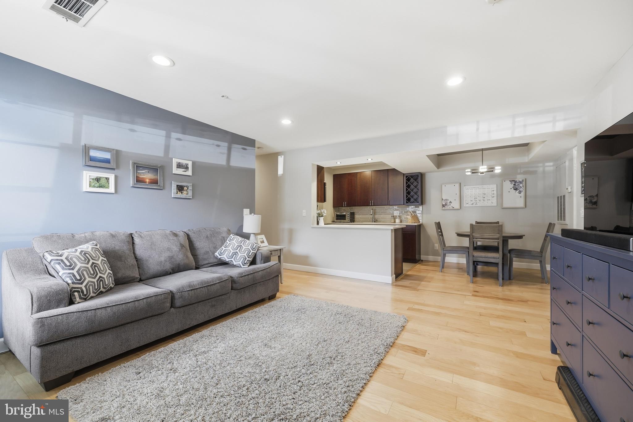 THE GABLES ON TUCKERMAN - Residential