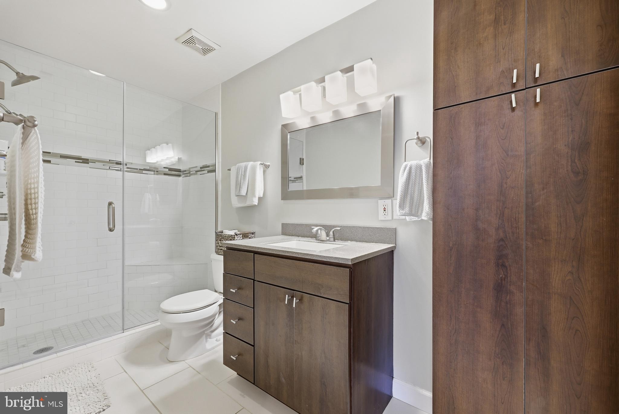 THE GABLES ON TUCKERMAN - Residential