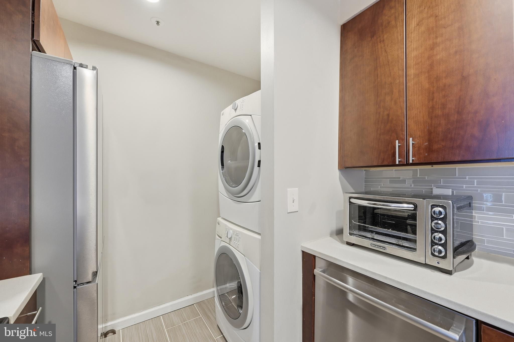 THE GABLES ON TUCKERMAN - Residential