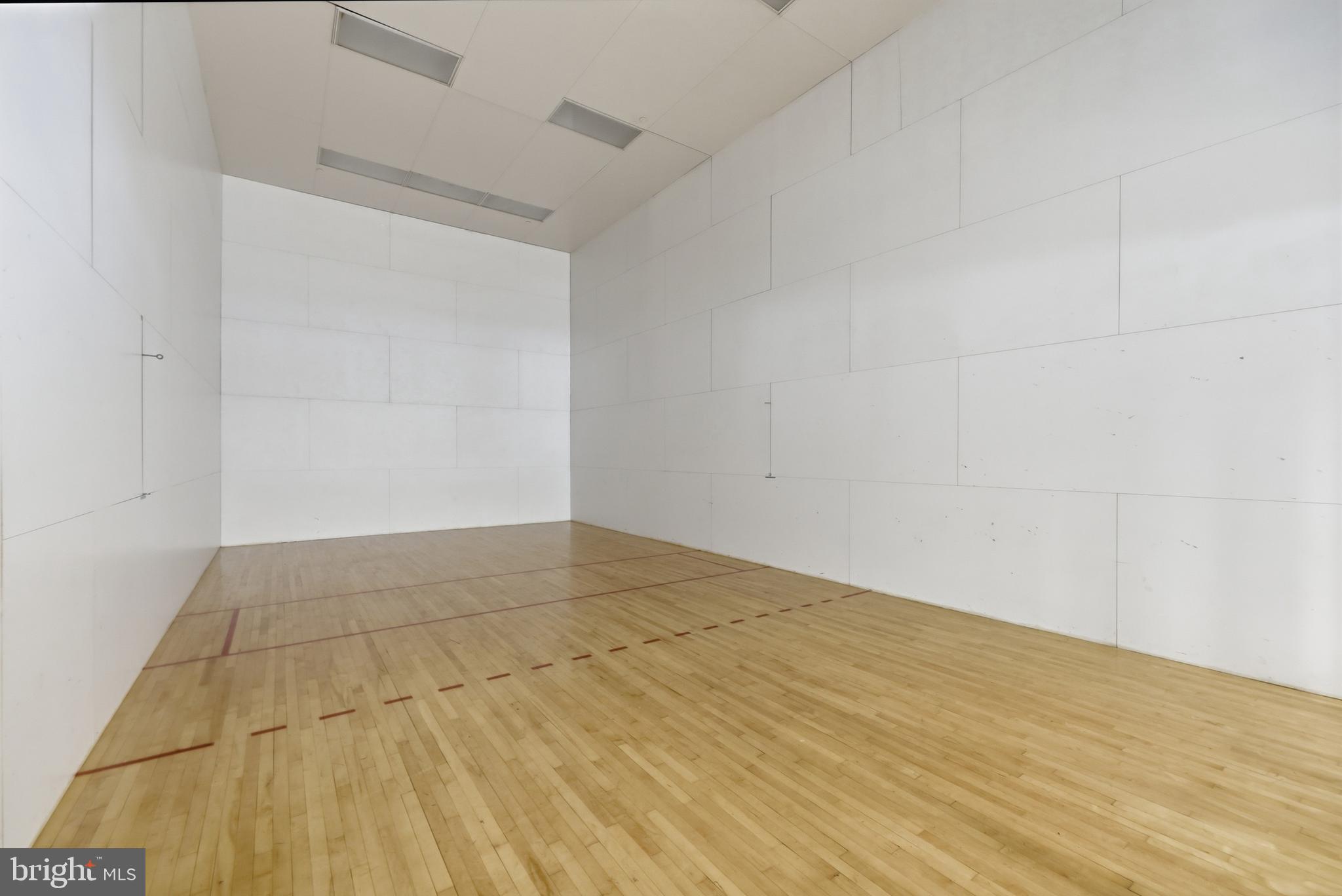 THE GABLES ON TUCKERMAN - Residential