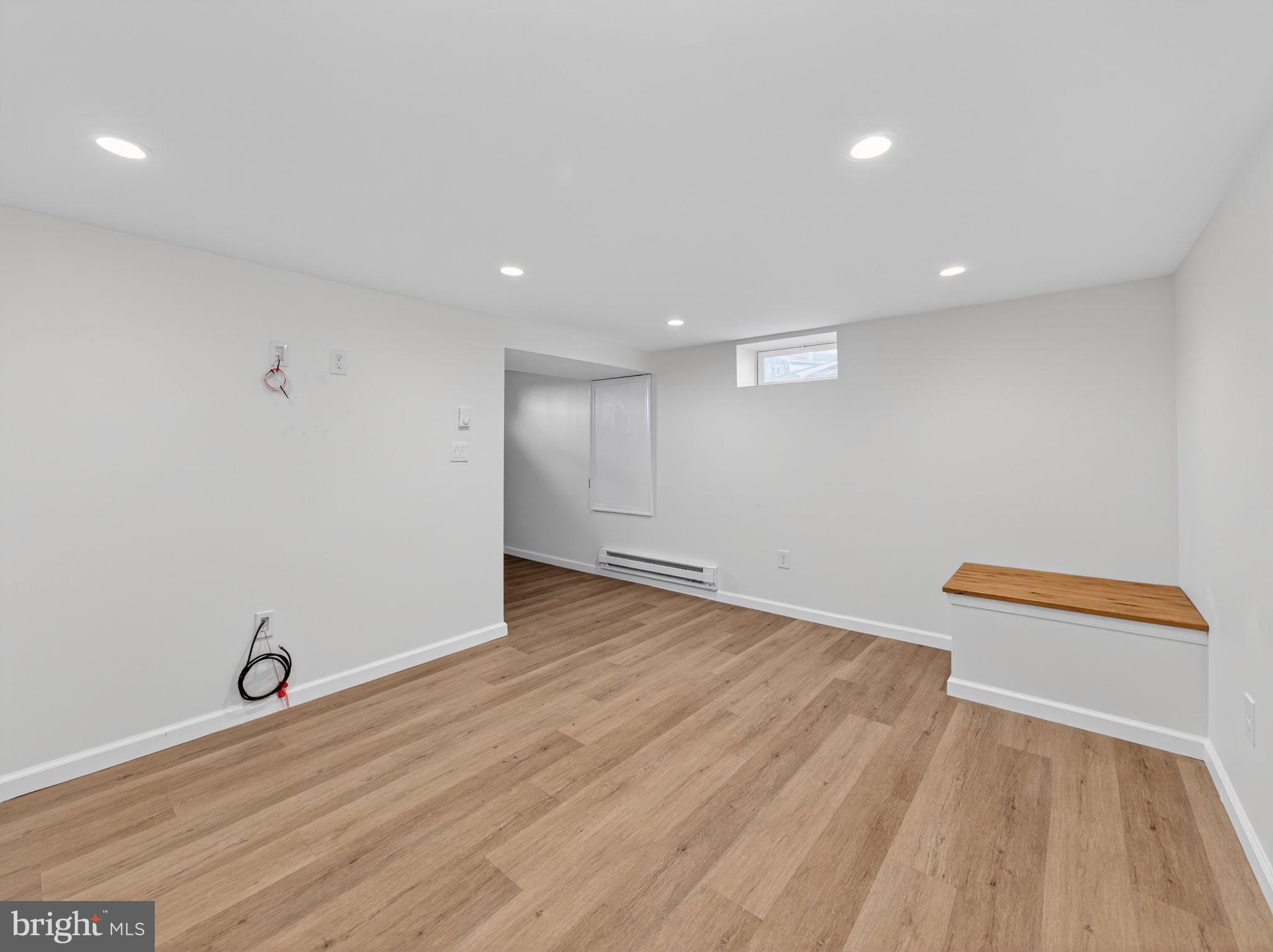 DELMONT MANOR - Residential Lease