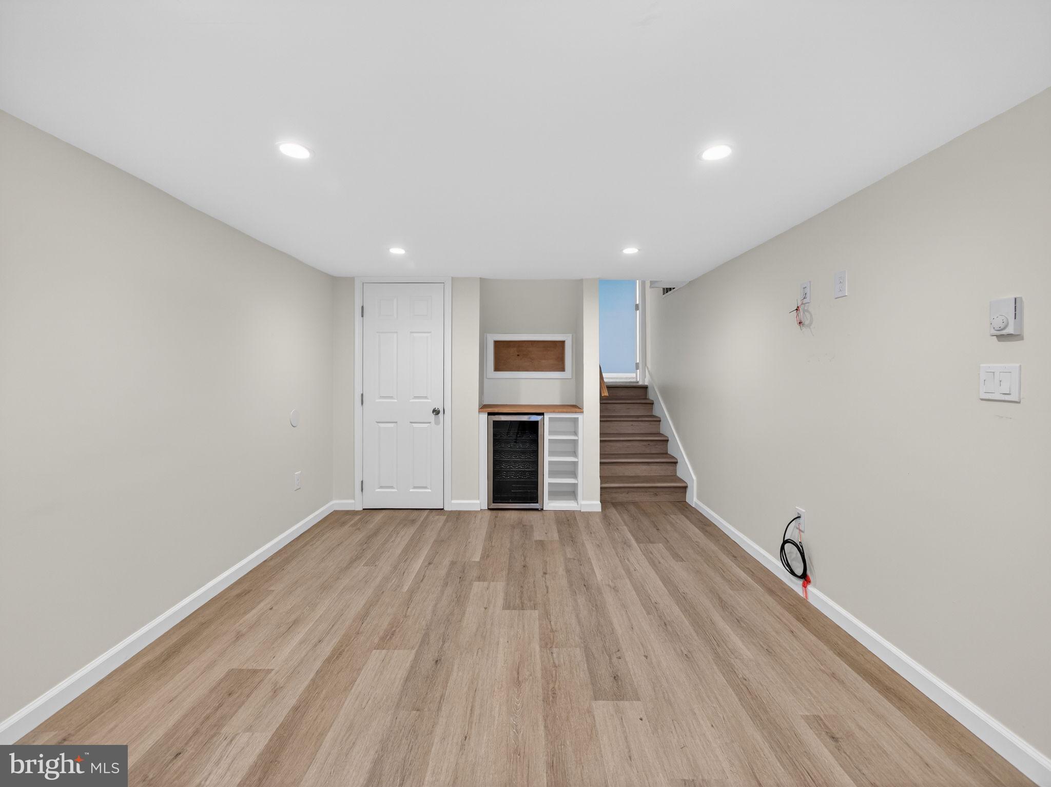 DELMONT MANOR - Residential Lease