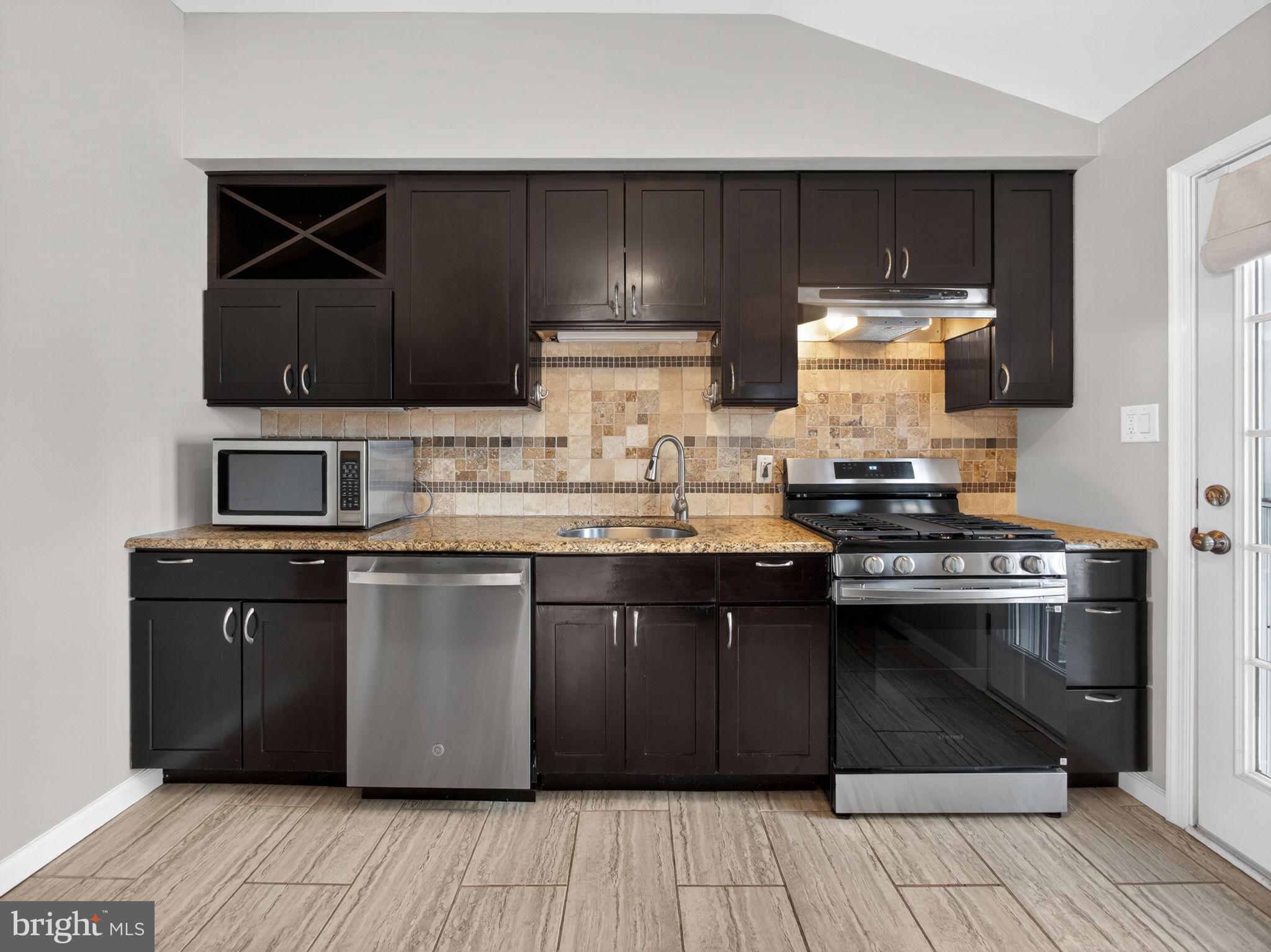 DELMONT MANOR - Residential Lease