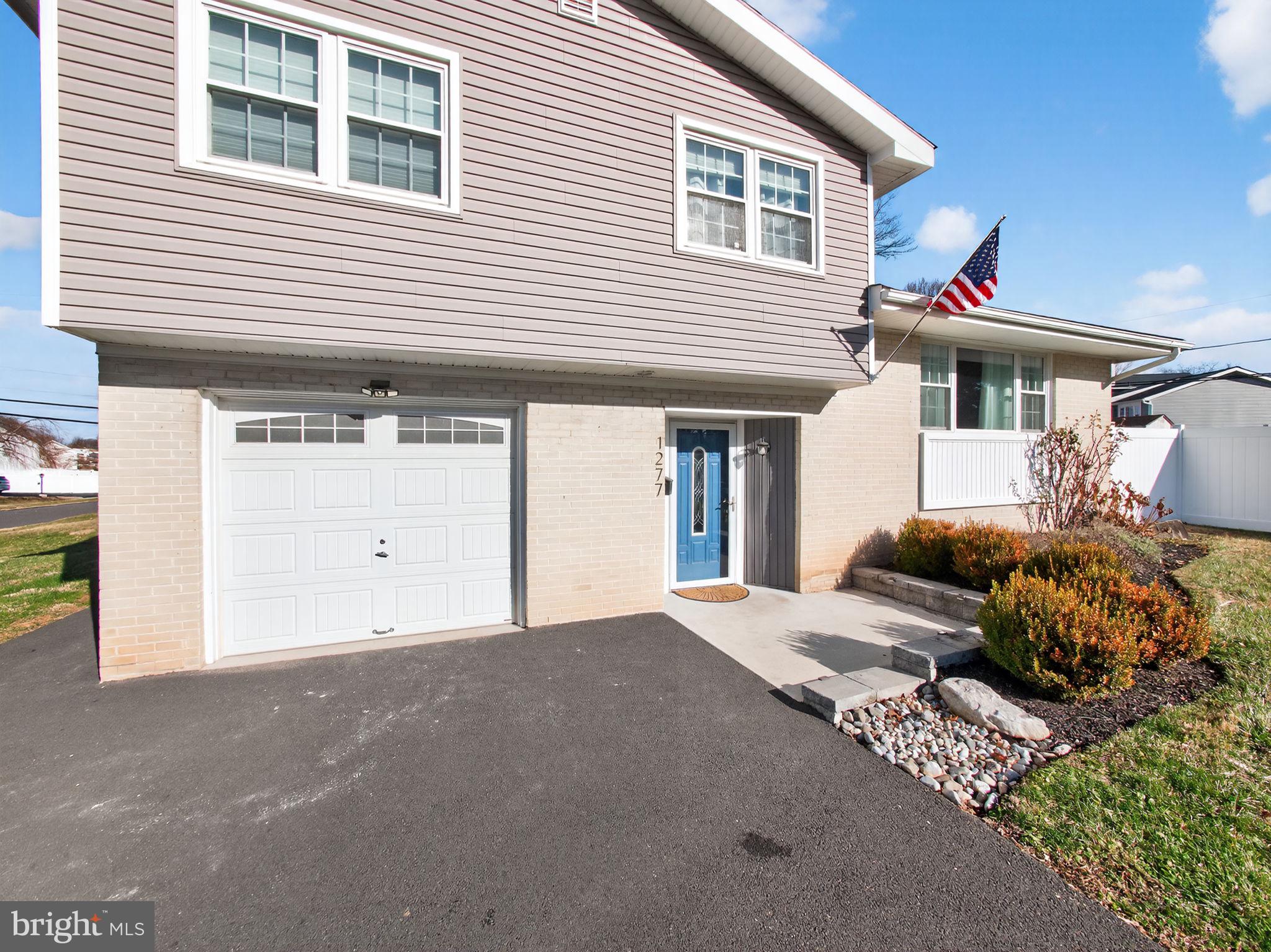 DELMONT MANOR - Residential Lease