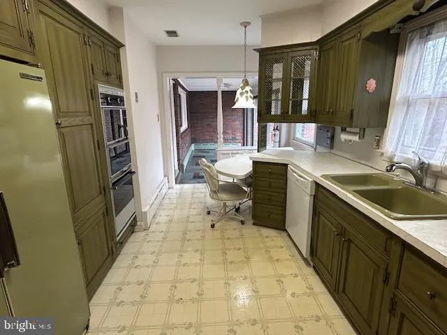 Mount Holly, New Jersey 08060, United States, 3 Bedrooms Bedrooms, ,2 BathroomsBathrooms,Residential,Pending,78493