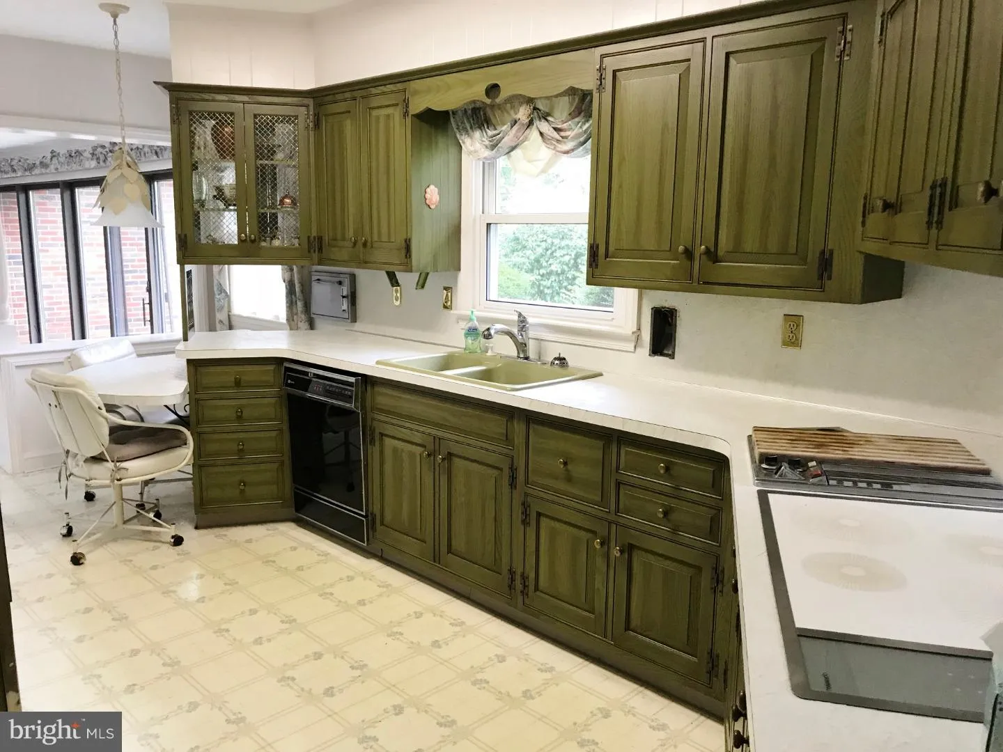 Mount Holly, New Jersey 08060, United States, 3 Bedrooms Bedrooms, ,2 BathroomsBathrooms,Residential,Pending,78493