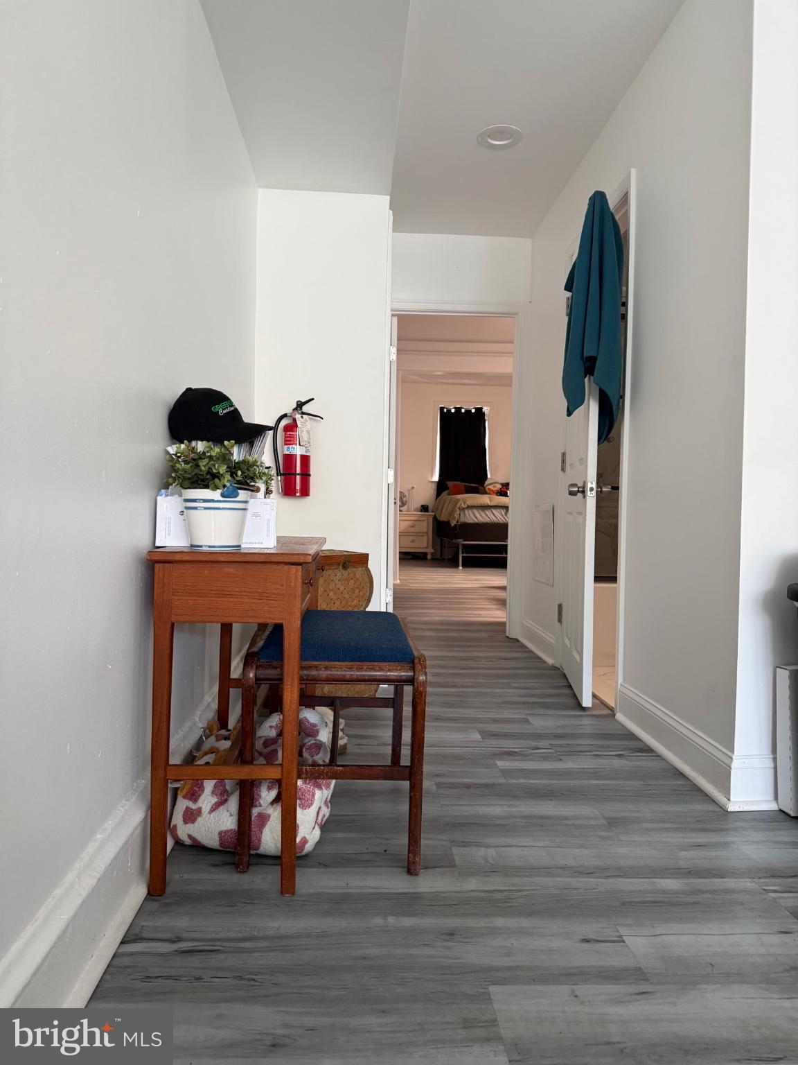 KENSINGTON - Commercial Sale