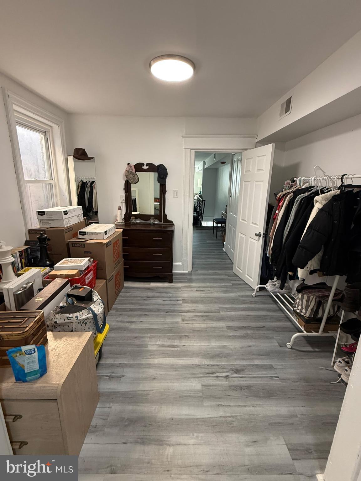 KENSINGTON - Commercial Sale