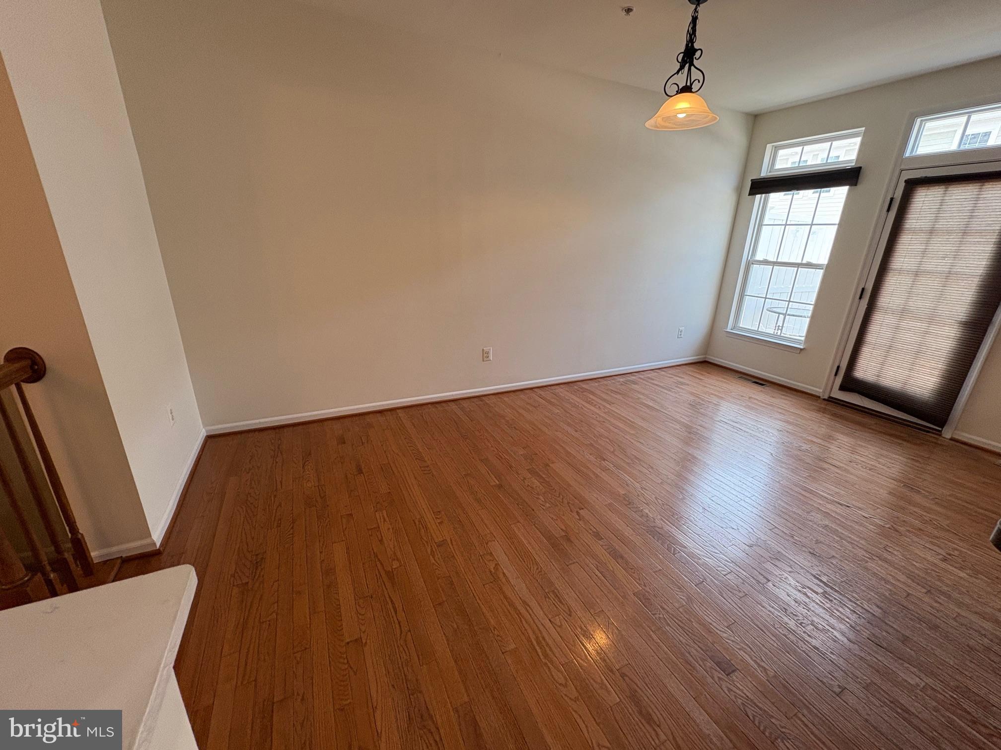 DIXON SQUARE - Residential