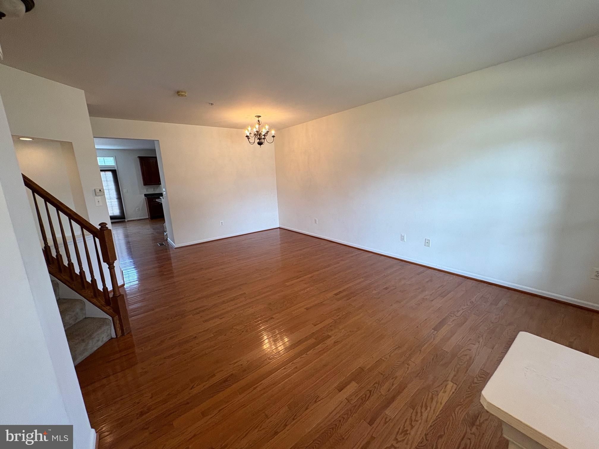 DIXON SQUARE - Residential