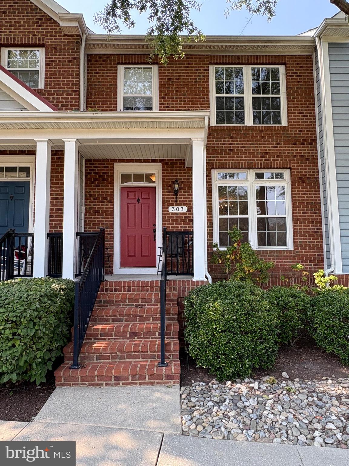 DIXON SQUARE - Residential