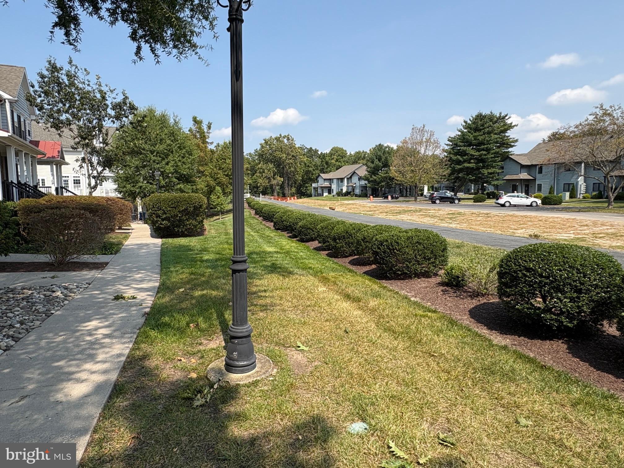 DIXON SQUARE - Residential