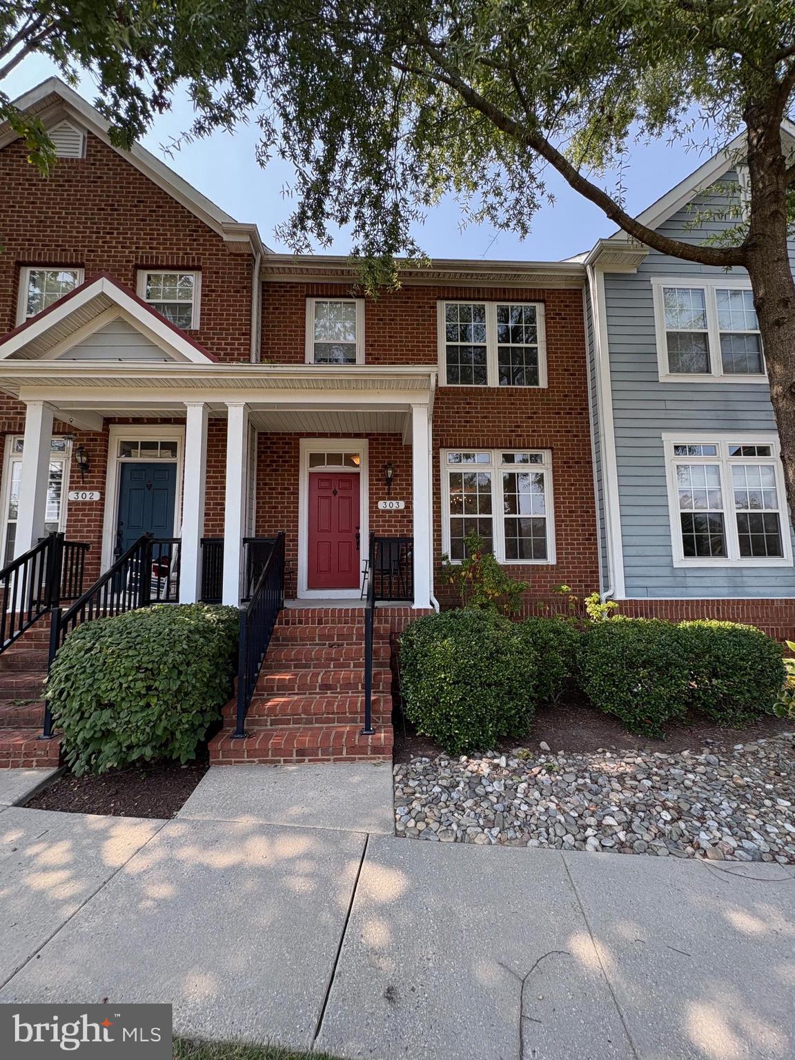 DIXON SQUARE - Residential