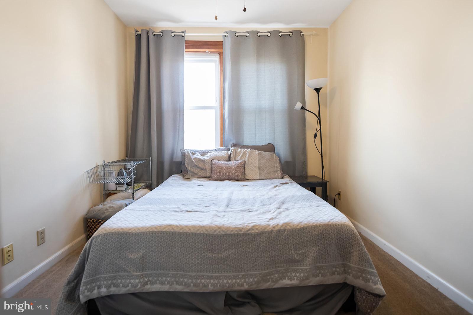 ROXBOROUGH - Residential Lease