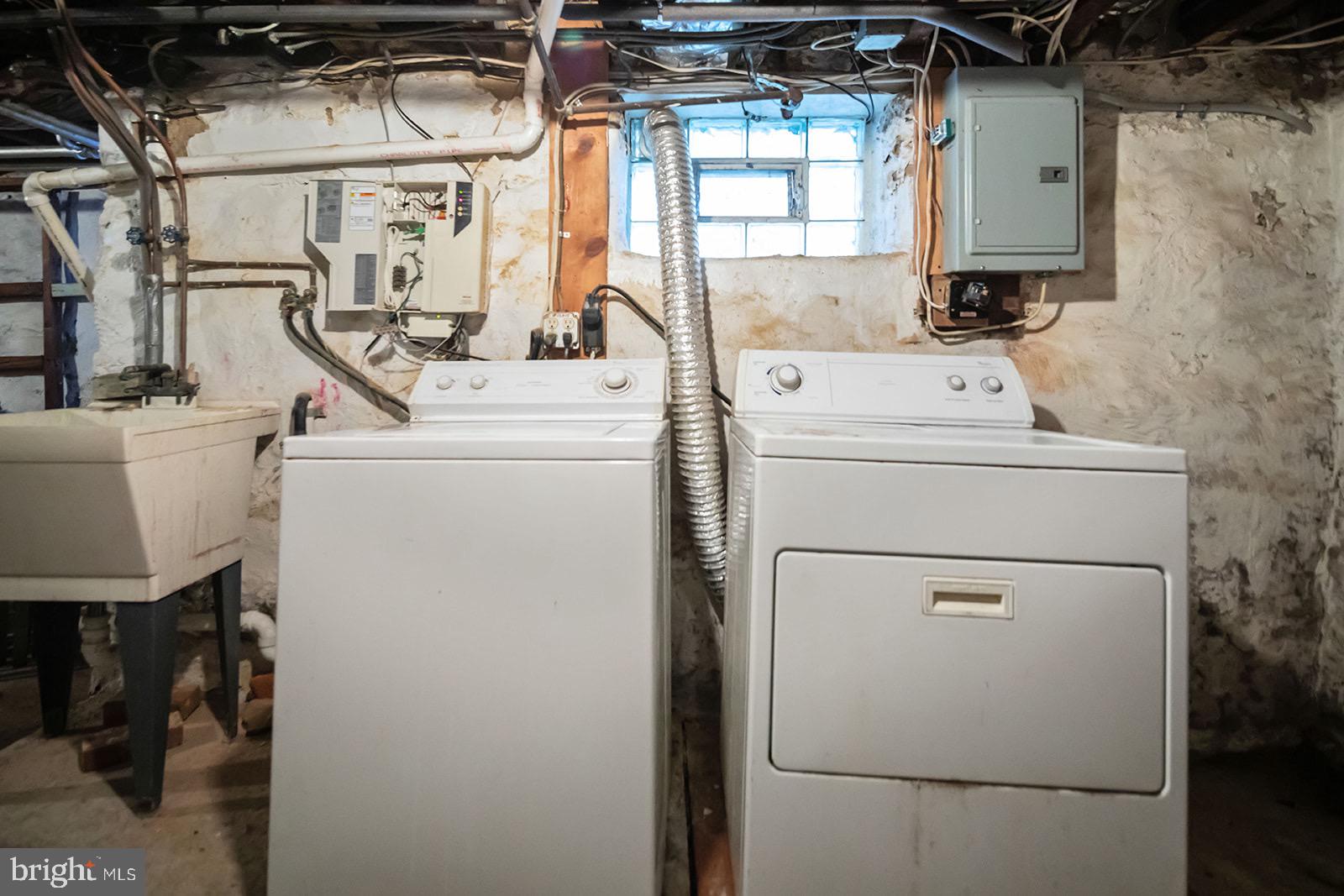 ROXBOROUGH - Residential Lease