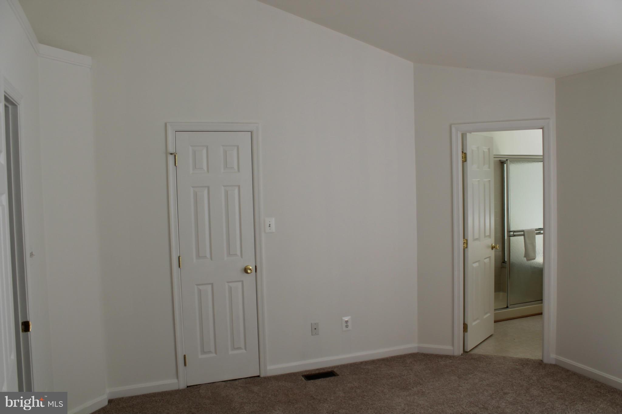 HOLLY WOODS - Residential