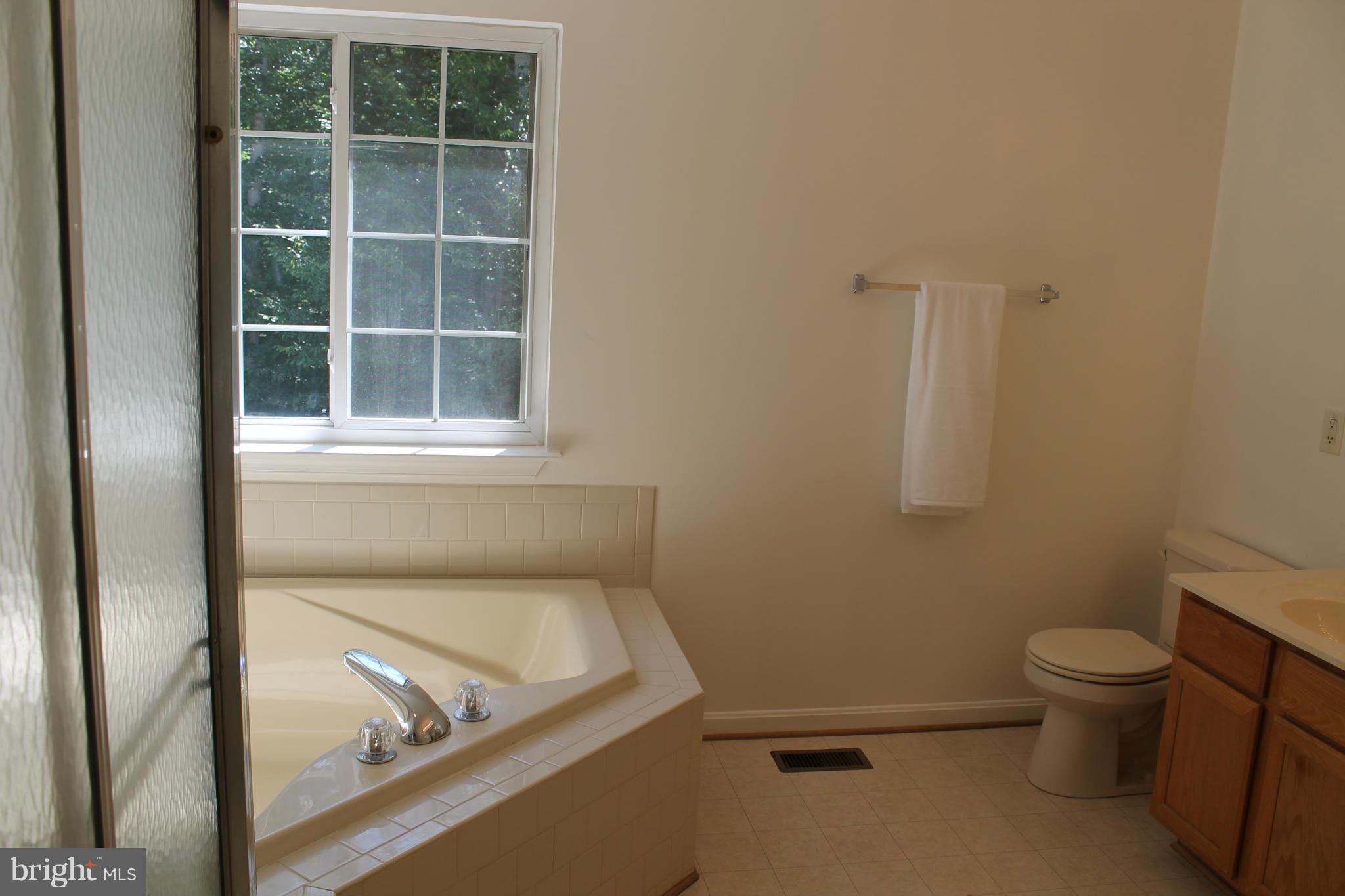 HOLLY WOODS - Residential