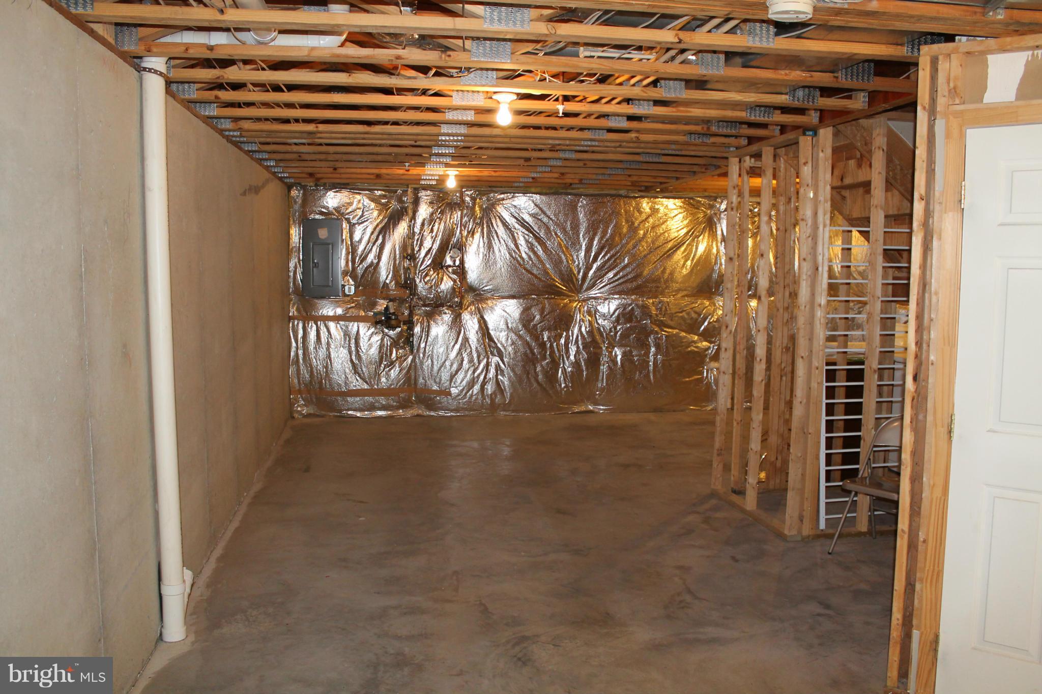 HOLLY WOODS - Residential