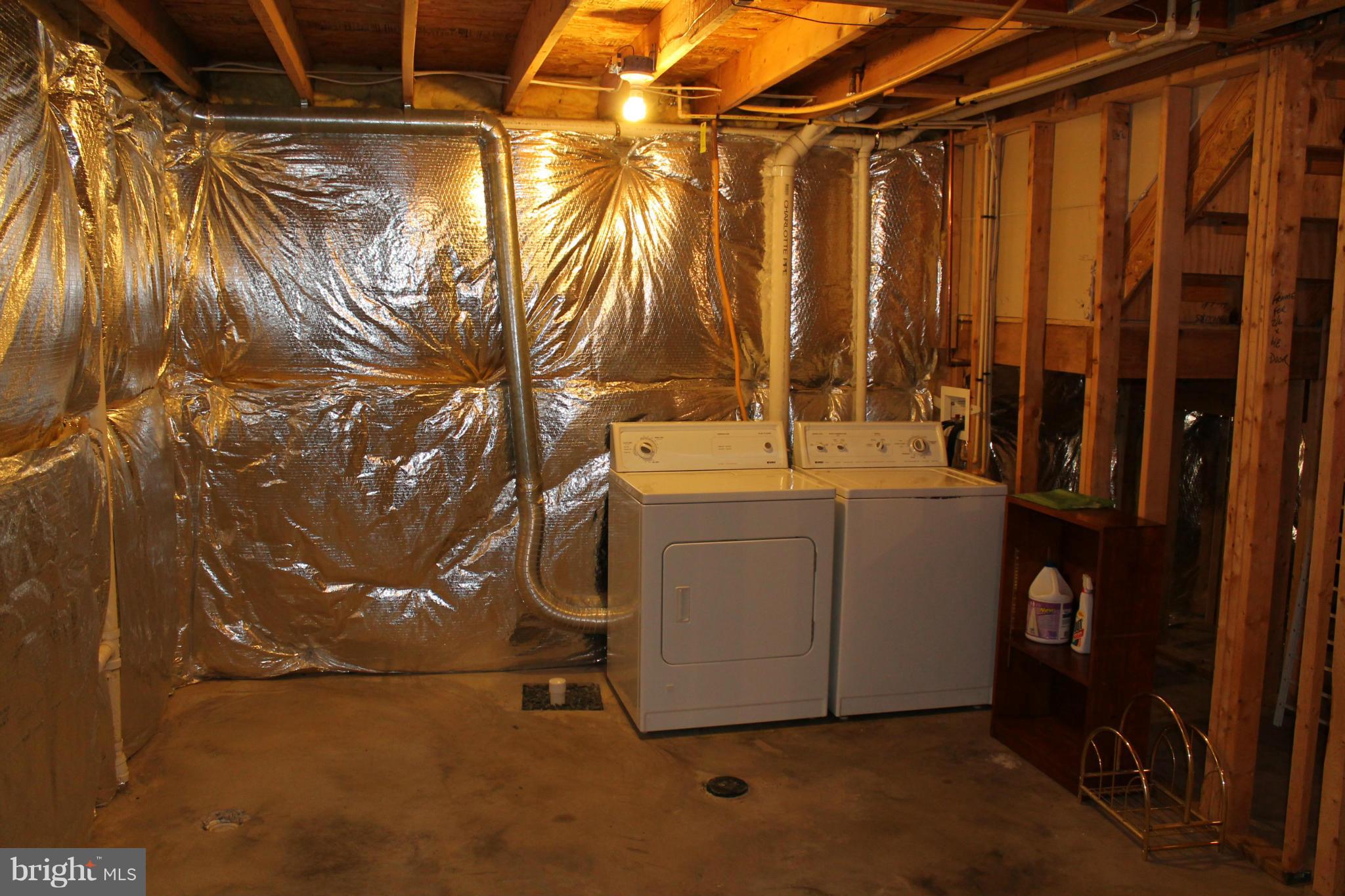 HOLLY WOODS - Residential