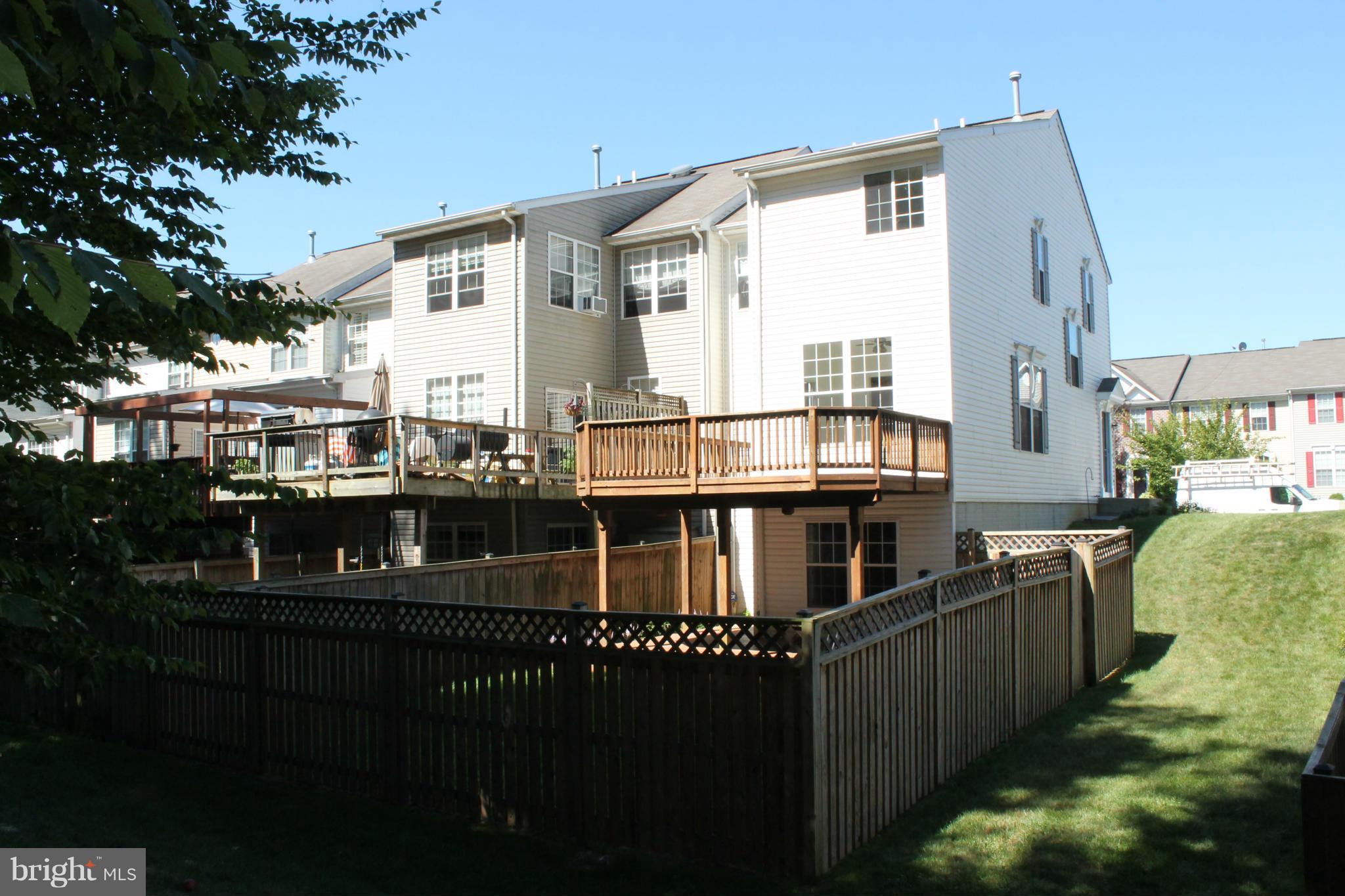 HOLLY WOODS - Residential