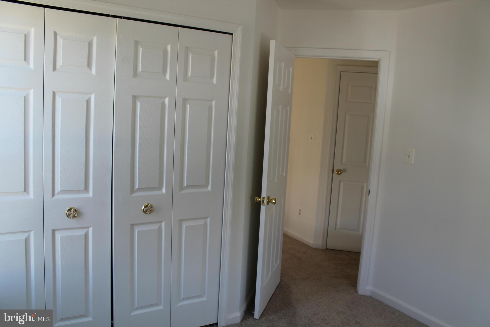 HOLLY WOODS - Residential