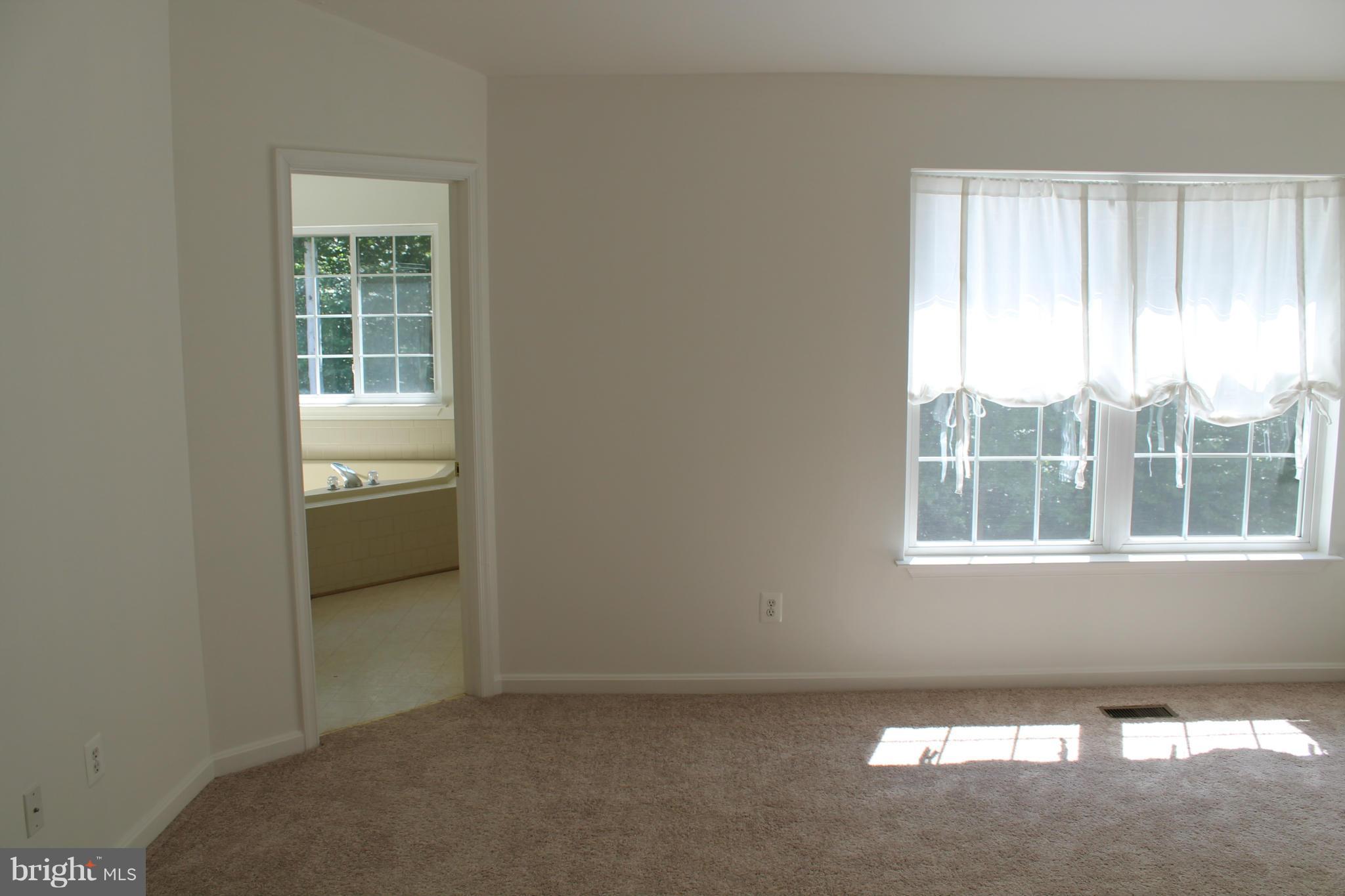 HOLLY WOODS - Residential