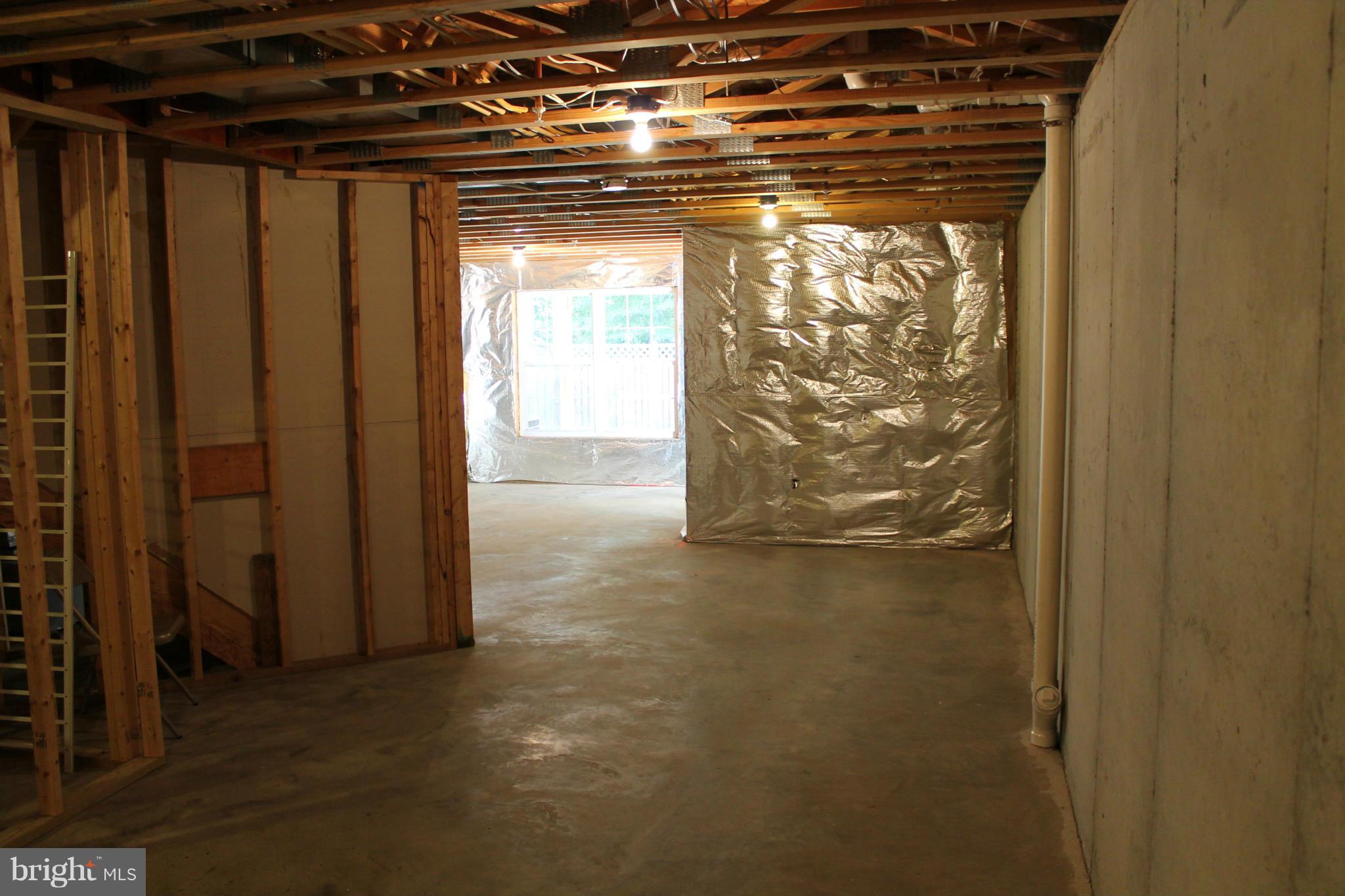 HOLLY WOODS - Residential