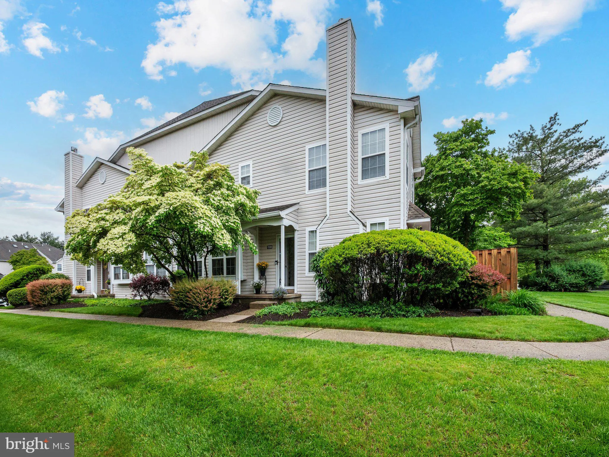 Morrisville, Pennsylvania 19067, United States, 2 Bedrooms Bedrooms, ,2 BathroomsBathrooms,Residential,Contingent,129507