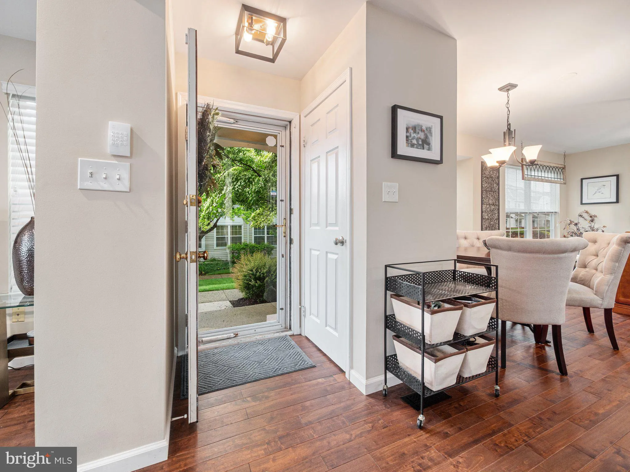 Morrisville, Pennsylvania 19067, United States, 2 Bedrooms Bedrooms, ,2 BathroomsBathrooms,Residential,Contingent,129507