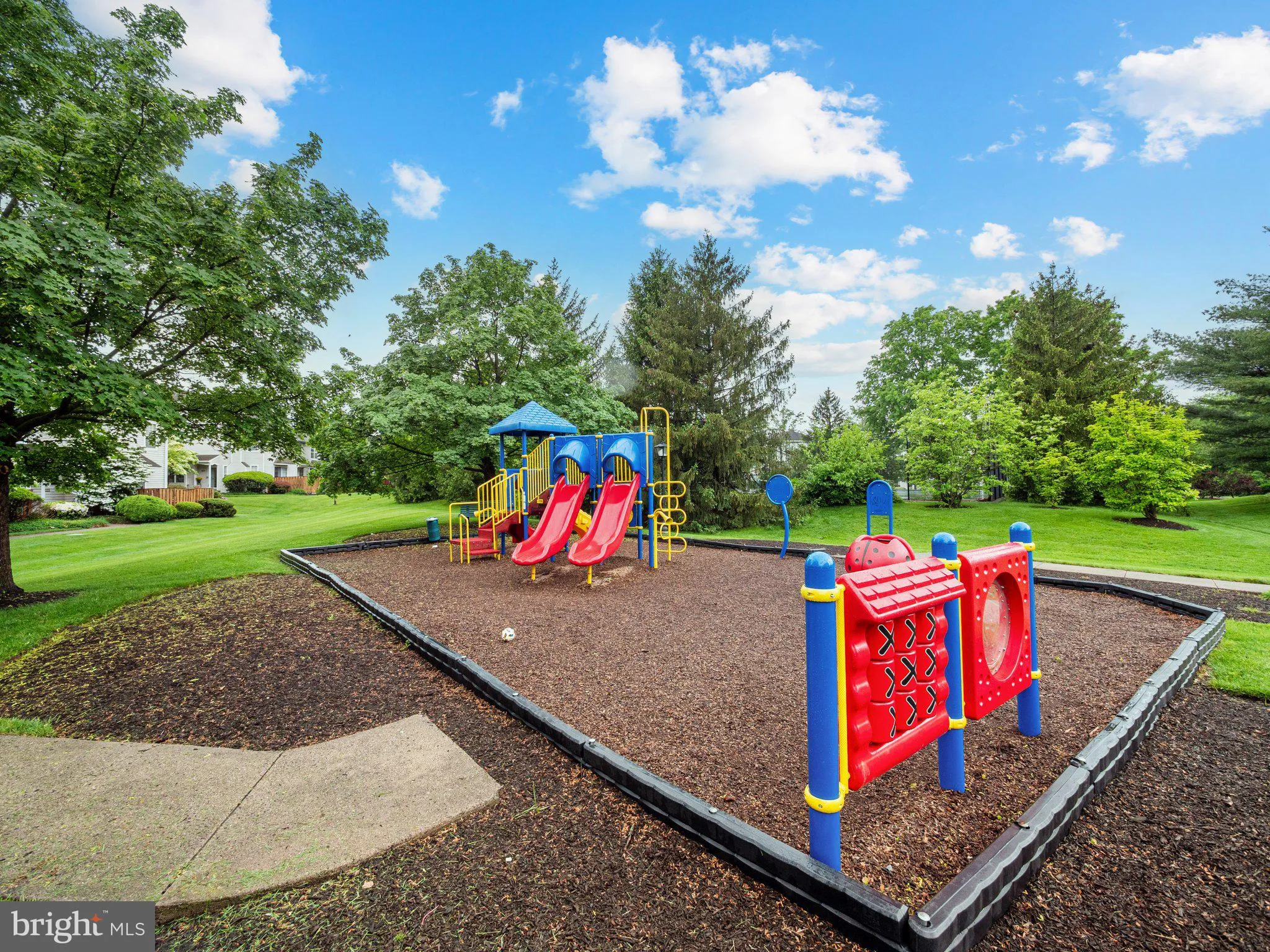 Morrisville, Pennsylvania 19067, United States, 2 Bedrooms Bedrooms, ,2 BathroomsBathrooms,Residential,Contingent,129507