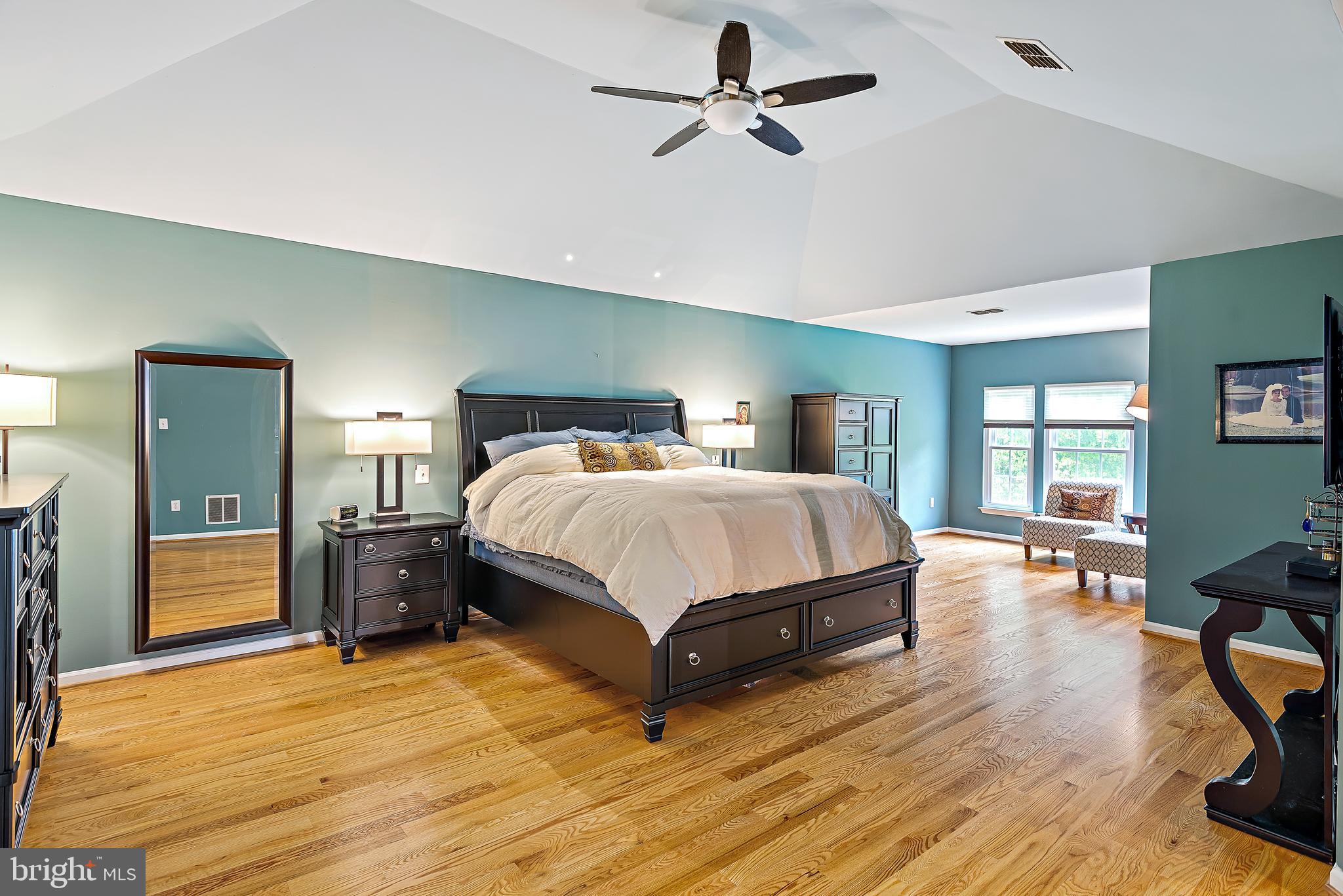 RIVER HILL - Residential