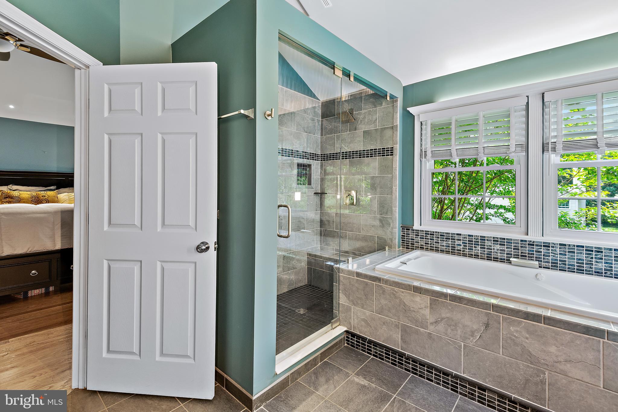 RIVER HILL - Residential