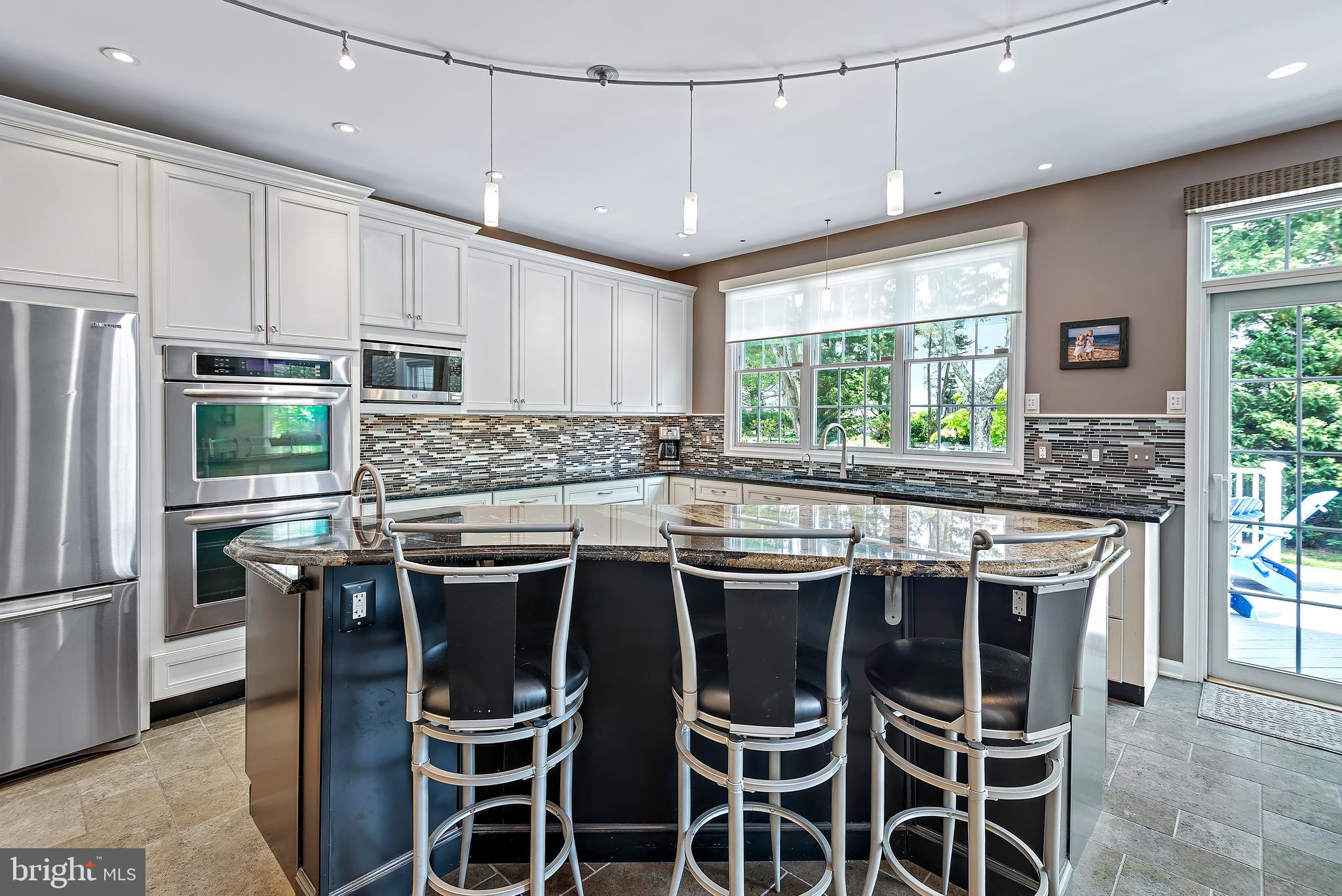 RIVER HILL - Residential