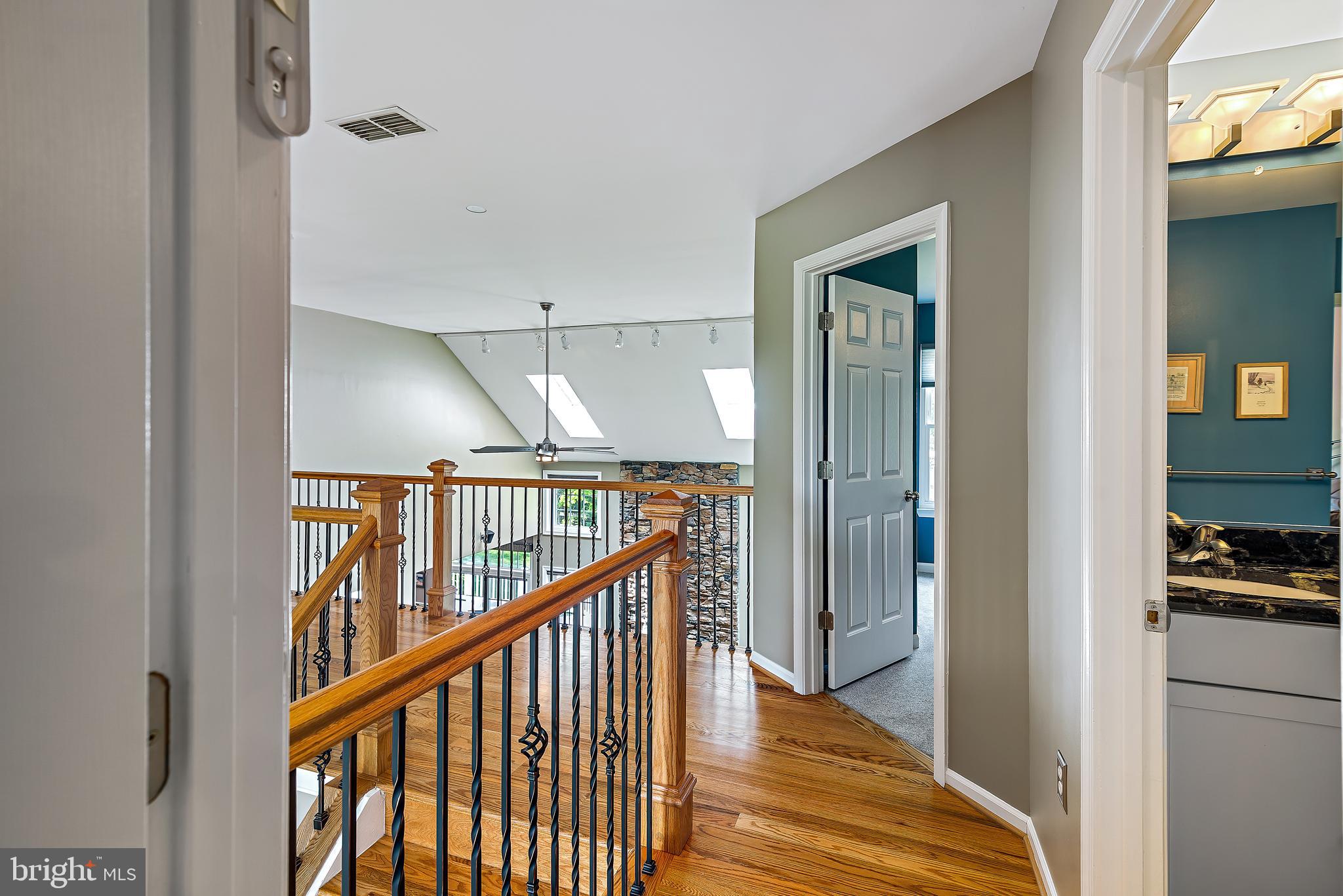 RIVER HILL - Residential