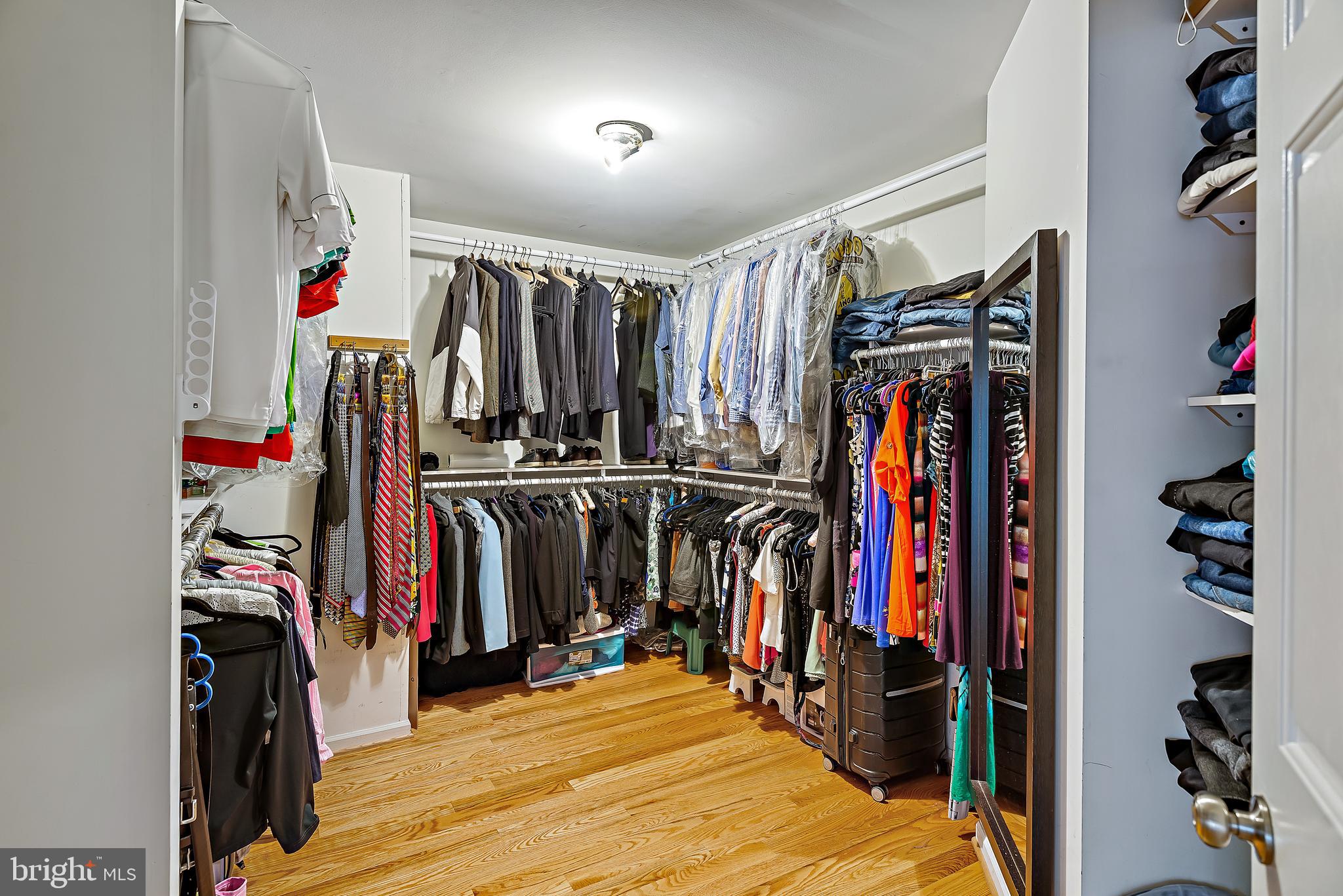 RIVER HILL - Residential