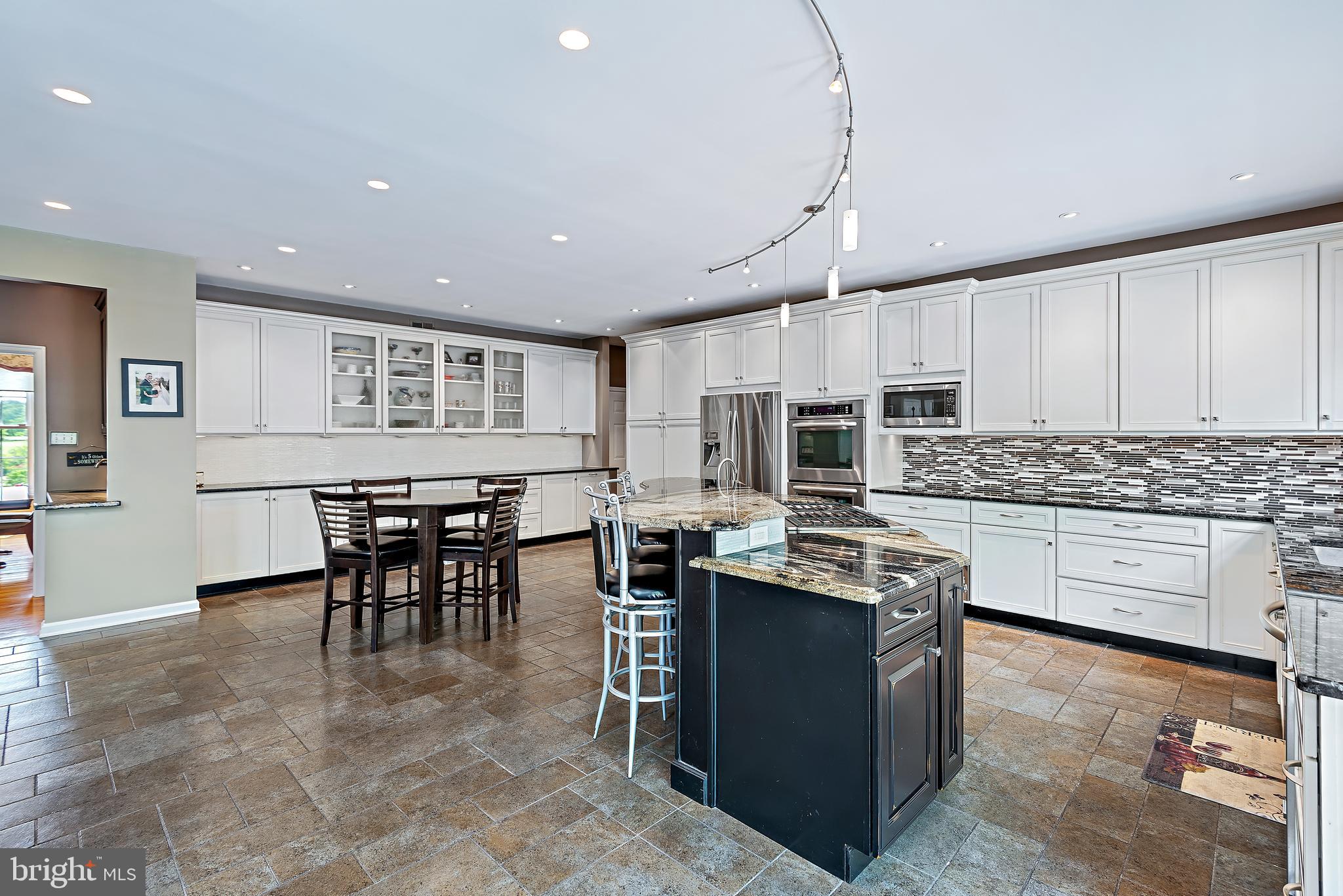 RIVER HILL - Residential