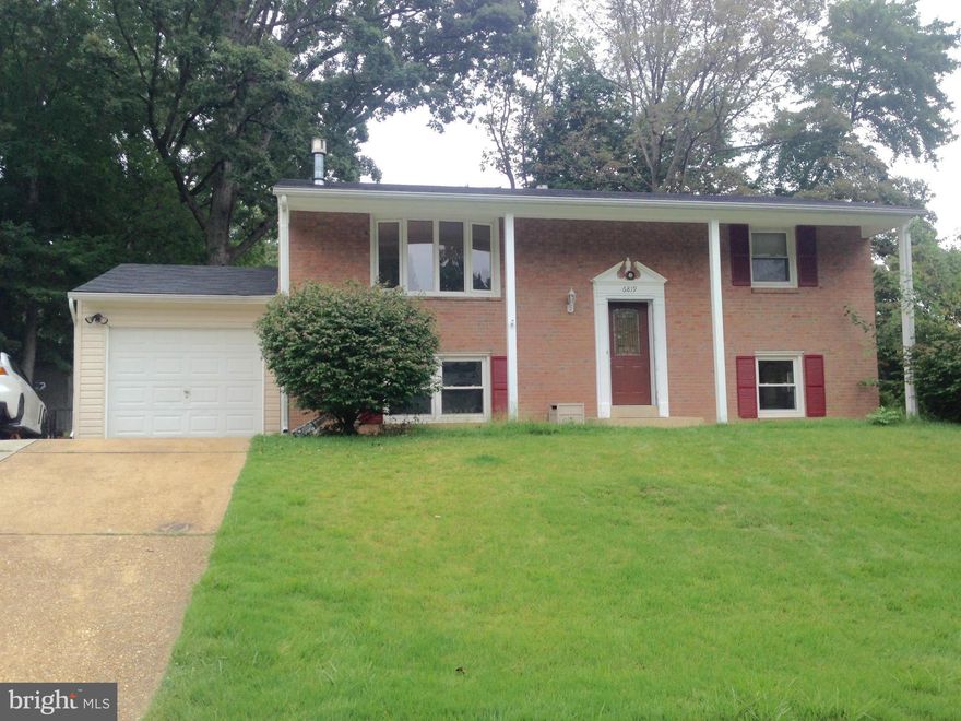 **NEW PRICE** Charming 4 bed, 2 baths with a garage. Great schools, convenience location near FX Co Pkwy to I95. New paint, refrigerator new dish washer, new carpet, new storm door, refinished H.wood fl. large desk. Situated in a nice & quiet neighborhood, Big corner lot. Ready to move in and enjoy your new home! Will work with you!