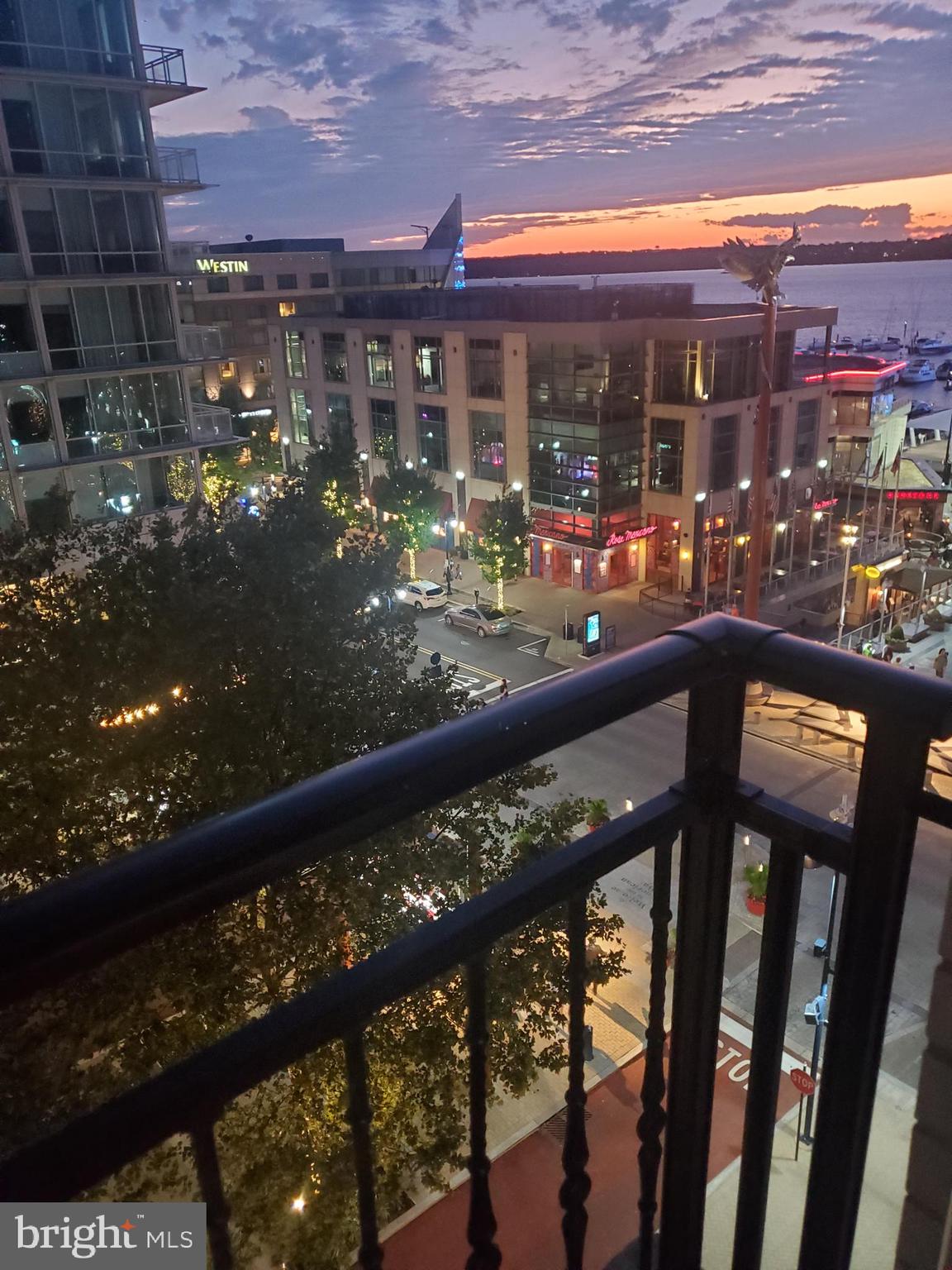 ONE NATIONAL HARBOR CONDOMINIUM - Residential