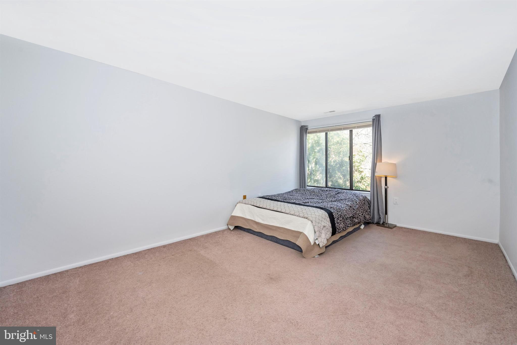 FARMINGDALE - Residential